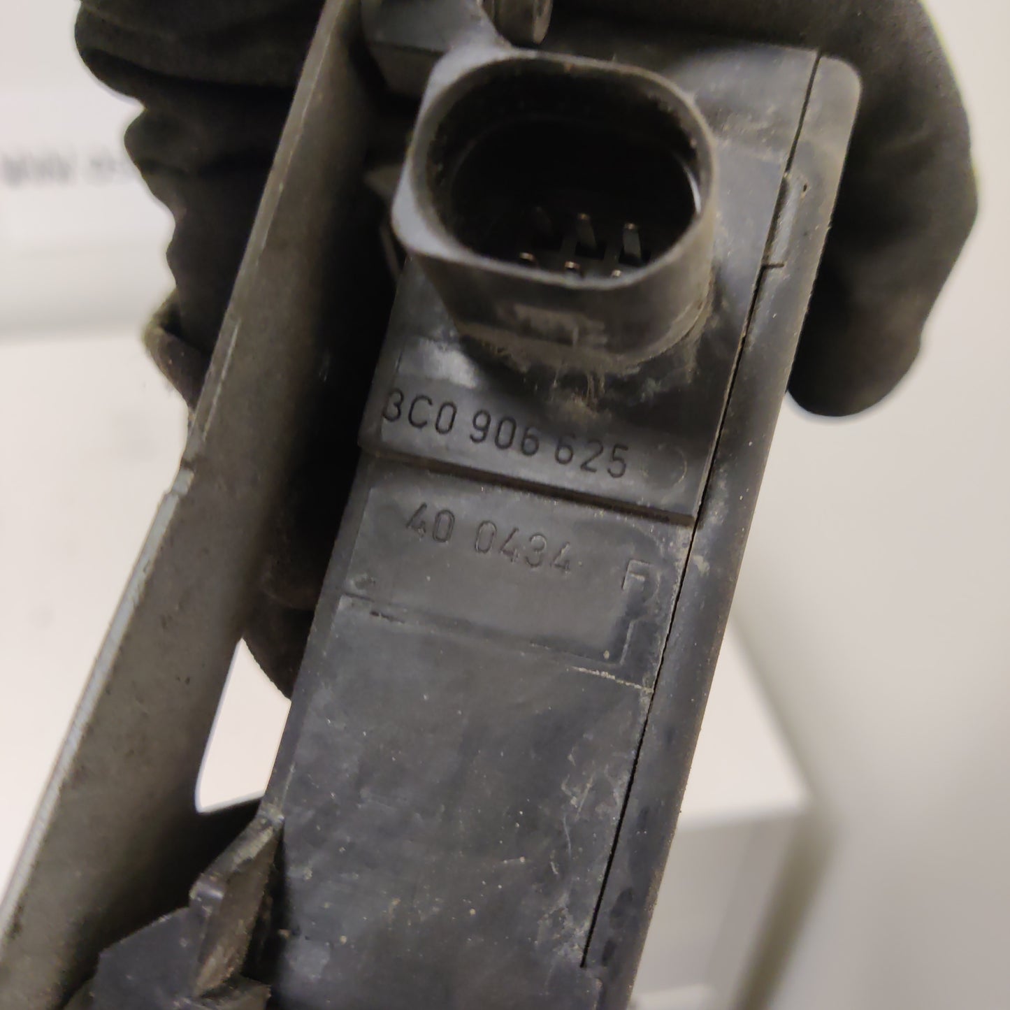 Alipainepumppu / EGR venttiili, VW Passat Sedan 1.9 TDI 2005, 3C0906625