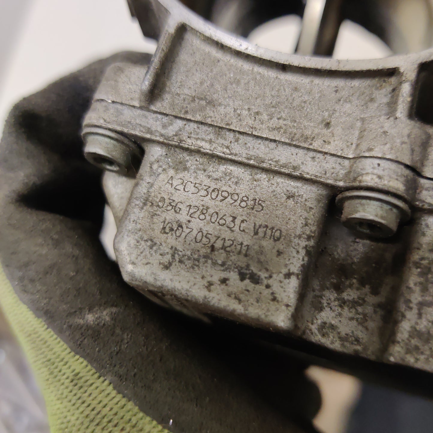 Ilmaläppärunko/ Kaasuläppäkotelo, VW Passat Sedan 1.9 TDI 2005, 03G128063C