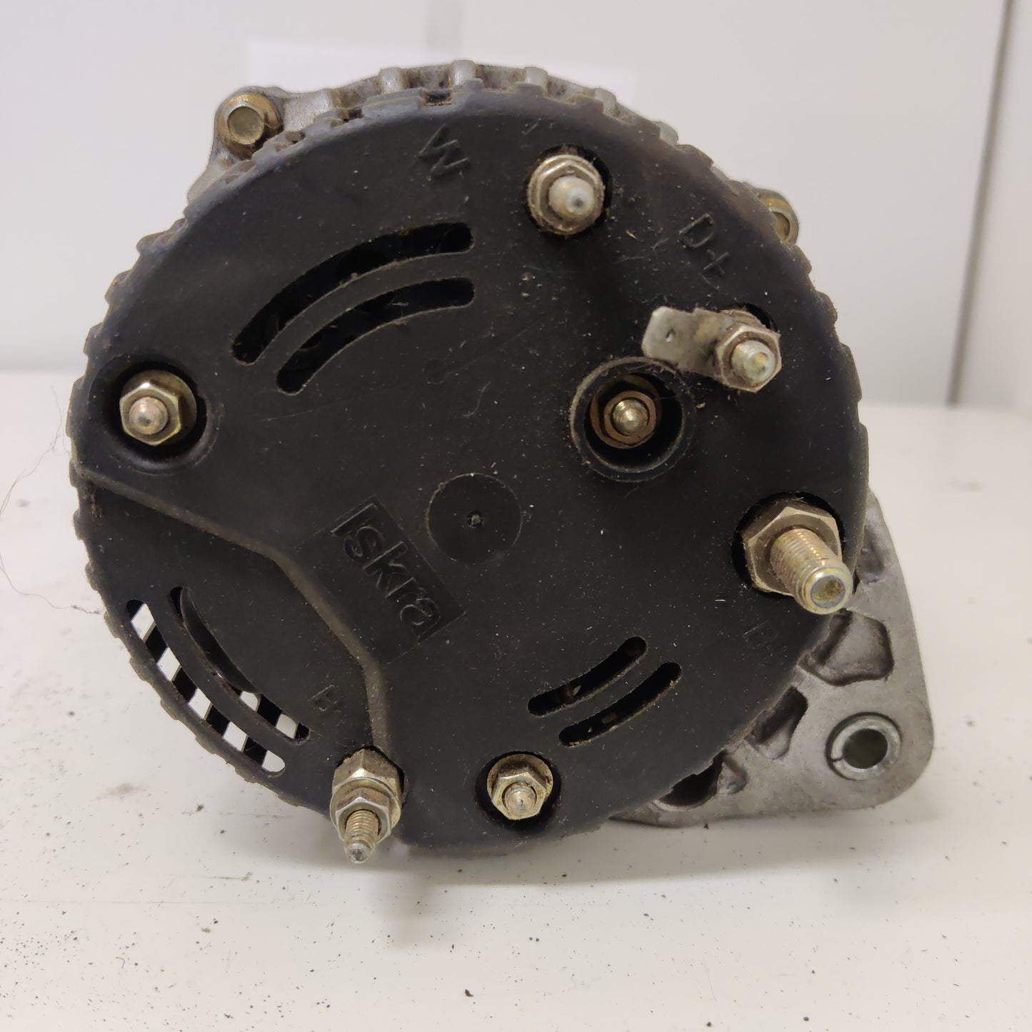 Laturi 120A 12V, Massey Fergusson 11-203-388 käytetty