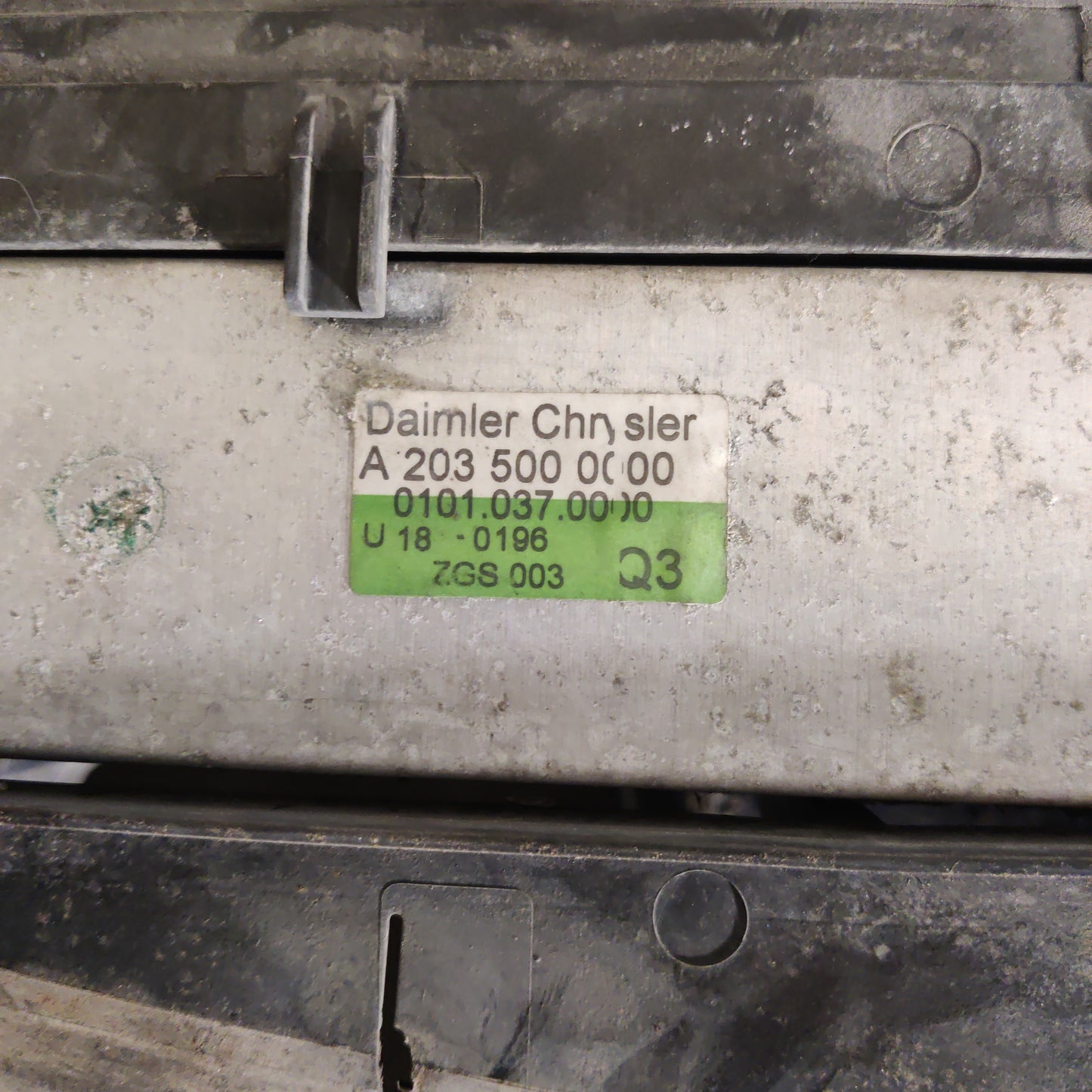 Välijäähdytin MB C-CLASS W203 2000, A2035000000