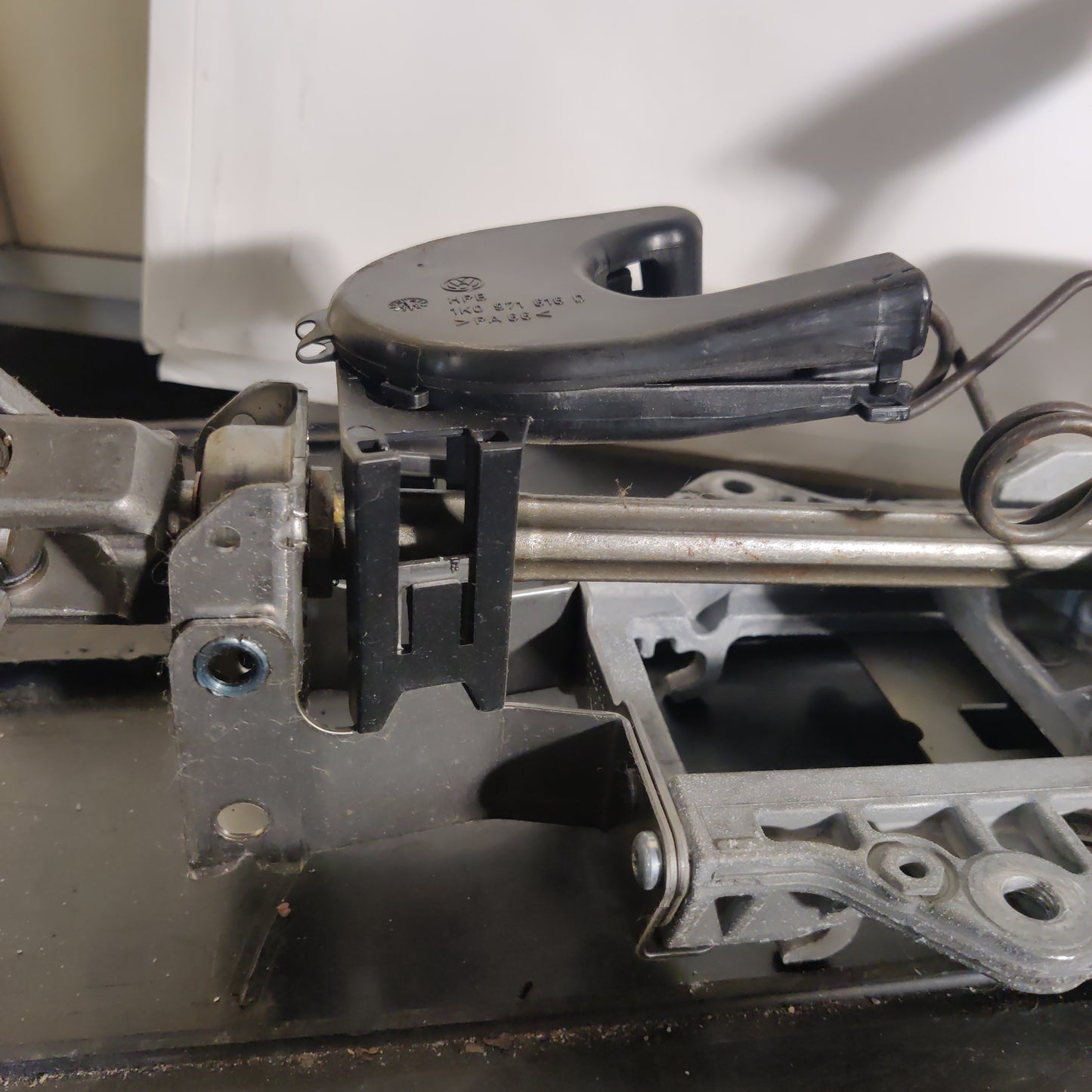 Ohjauspyöräakseli, Vw Golf V 1.6 Hatchback 2007, 1K1419502AB, 1K0953503DT, 1K0971616D