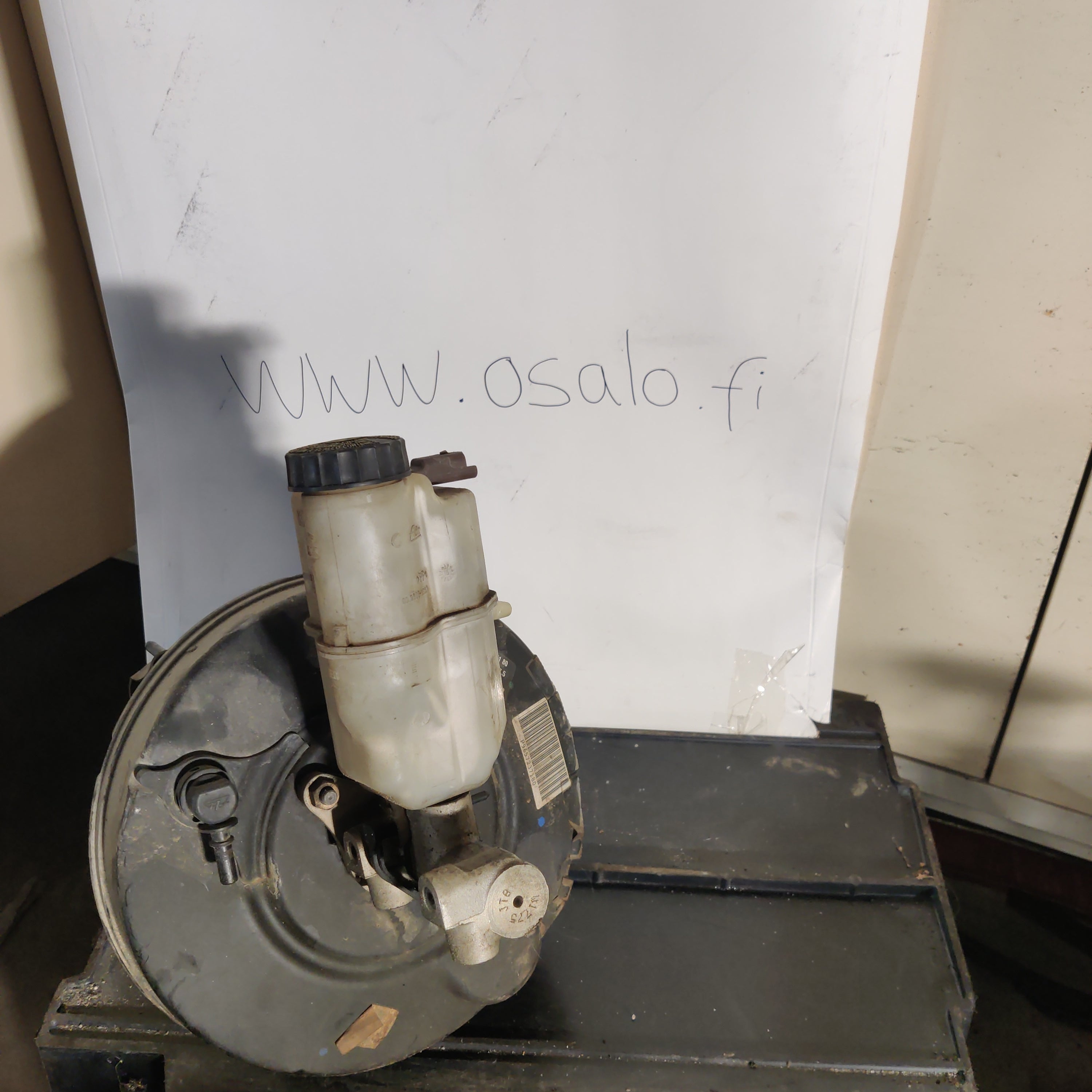 Jarrutehostin, Peugeot 5D 407 SW 2.0 Farmari 2005, 9657237180