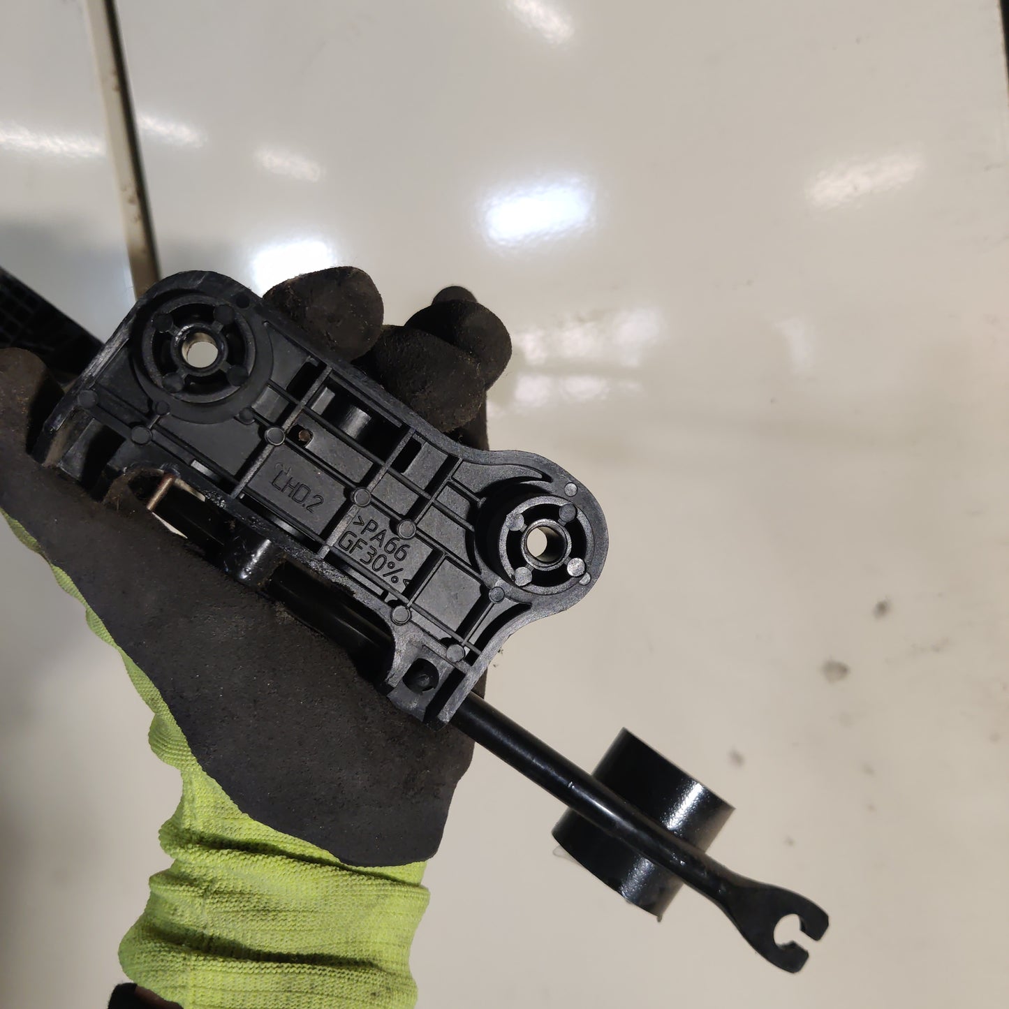 Kaasupoljin, Hyundai i30 cw 1.6 Farmari 2009, 32700-2H100