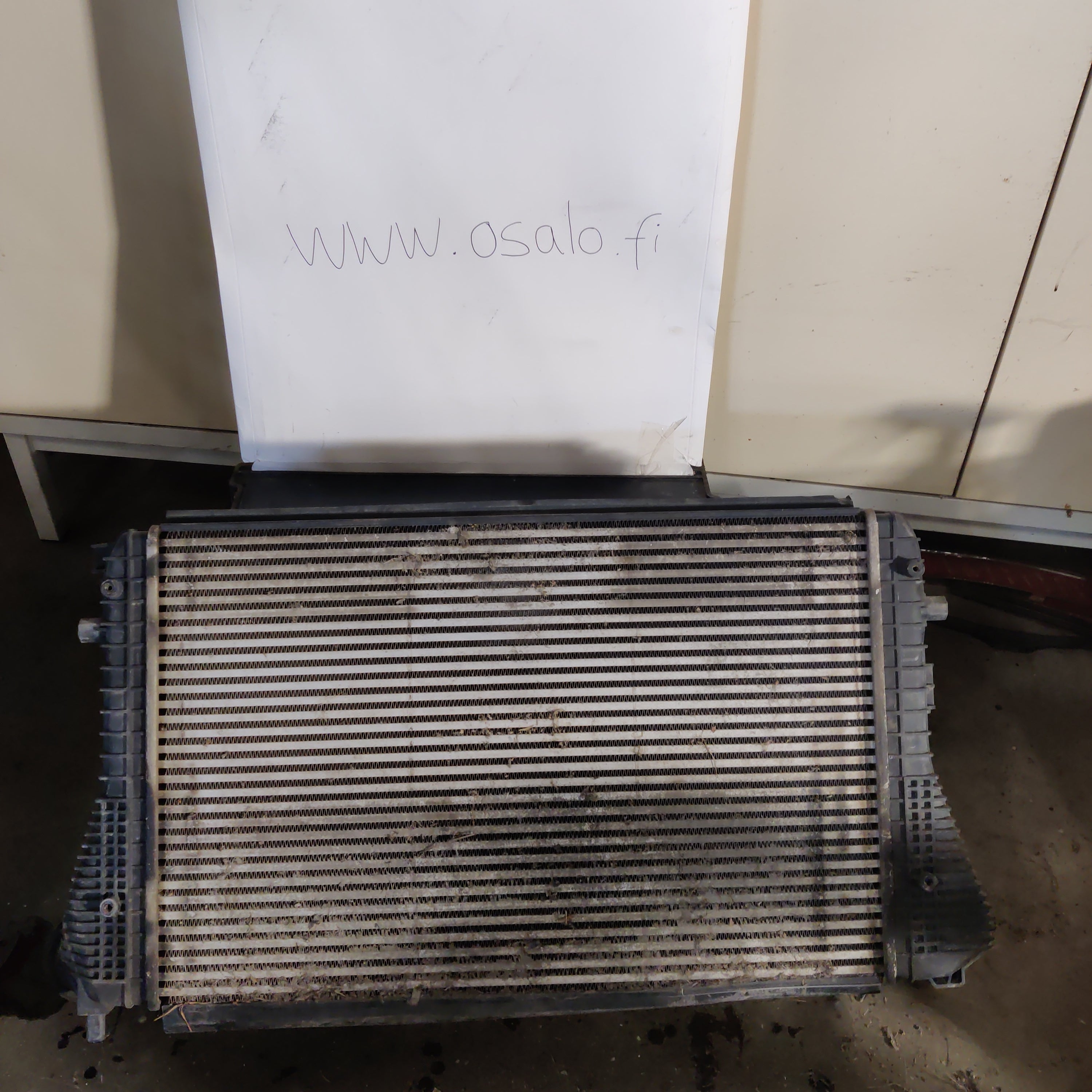 Välijäähdytin/ Intercoolerin kenno, Vw Golf V 1.6 Hatchback 2007, 1K0145803L