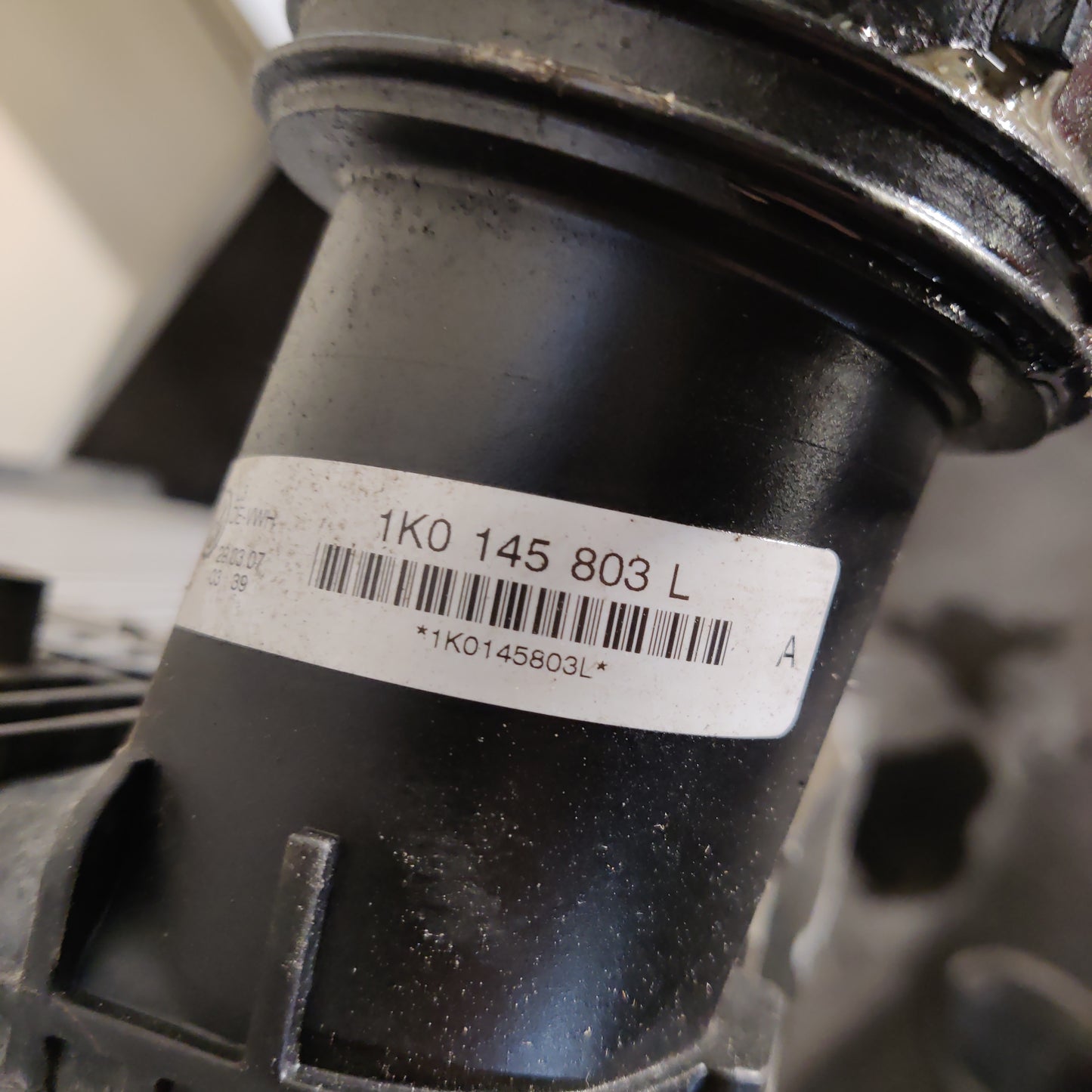 Välijäähdytin/ Intercoolerin kenno, Vw Golf V 1.6 Hatchback 2007, 1K0145803L