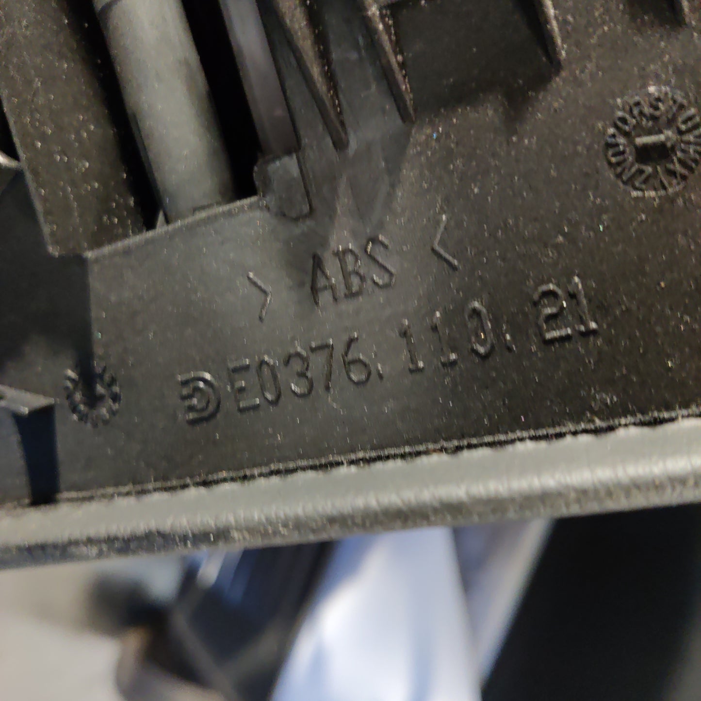 Keskikonsoli, MB C-CLASS W203 2000, E037601121