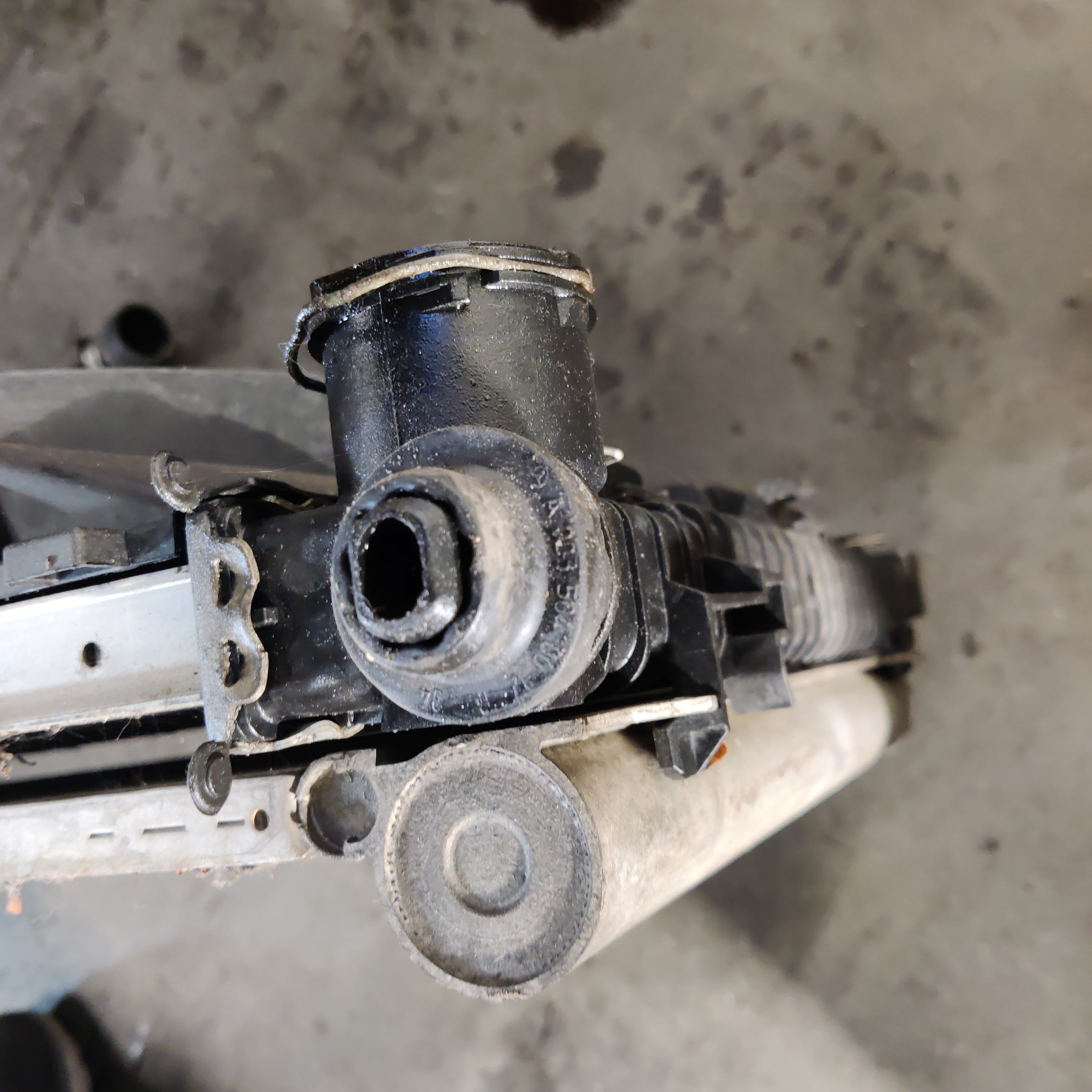 Jäähdytin automaattivaihteisto, ilmastoinninkenno ja jäähdyttimen tuuletin, MB C-CLASS W203, 2000885001955, A2035000293KZ, 377683