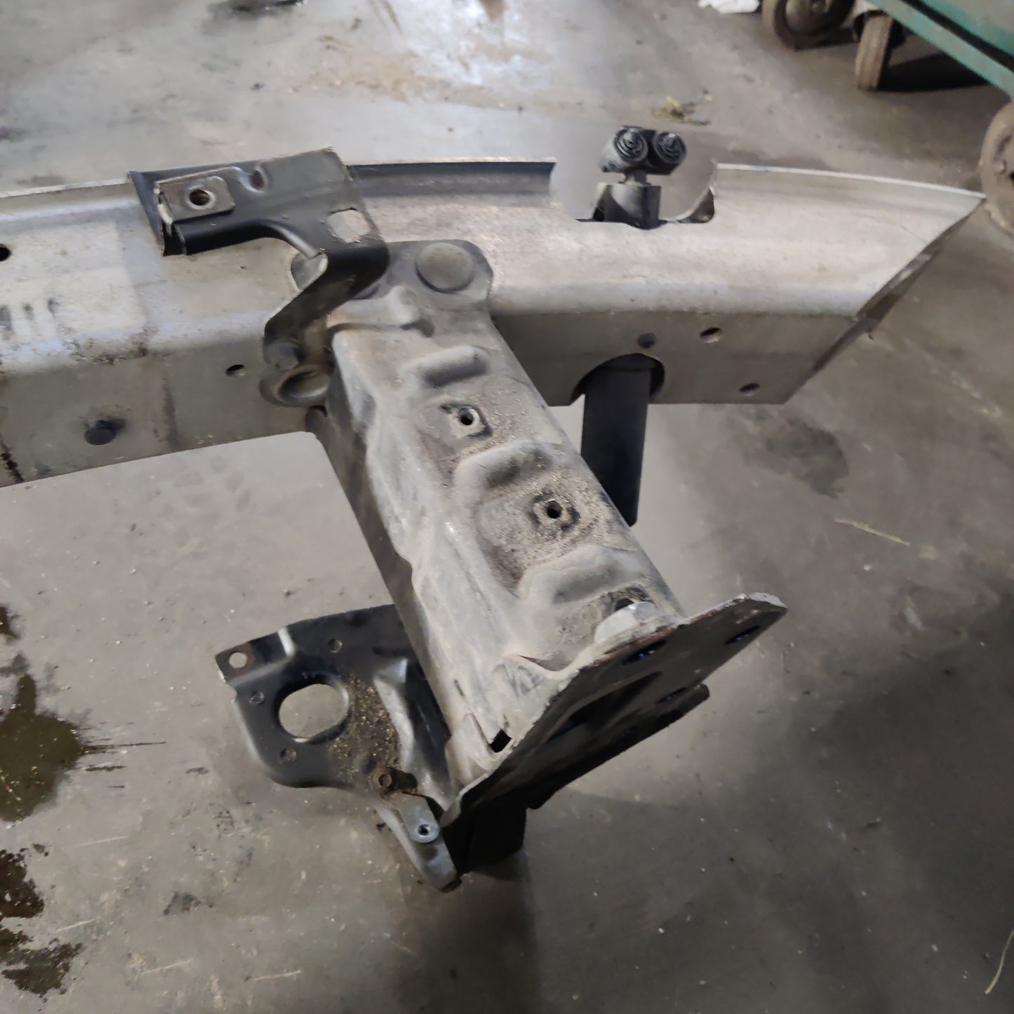 Poikkipalkki, MB C-CLASS W203 2000