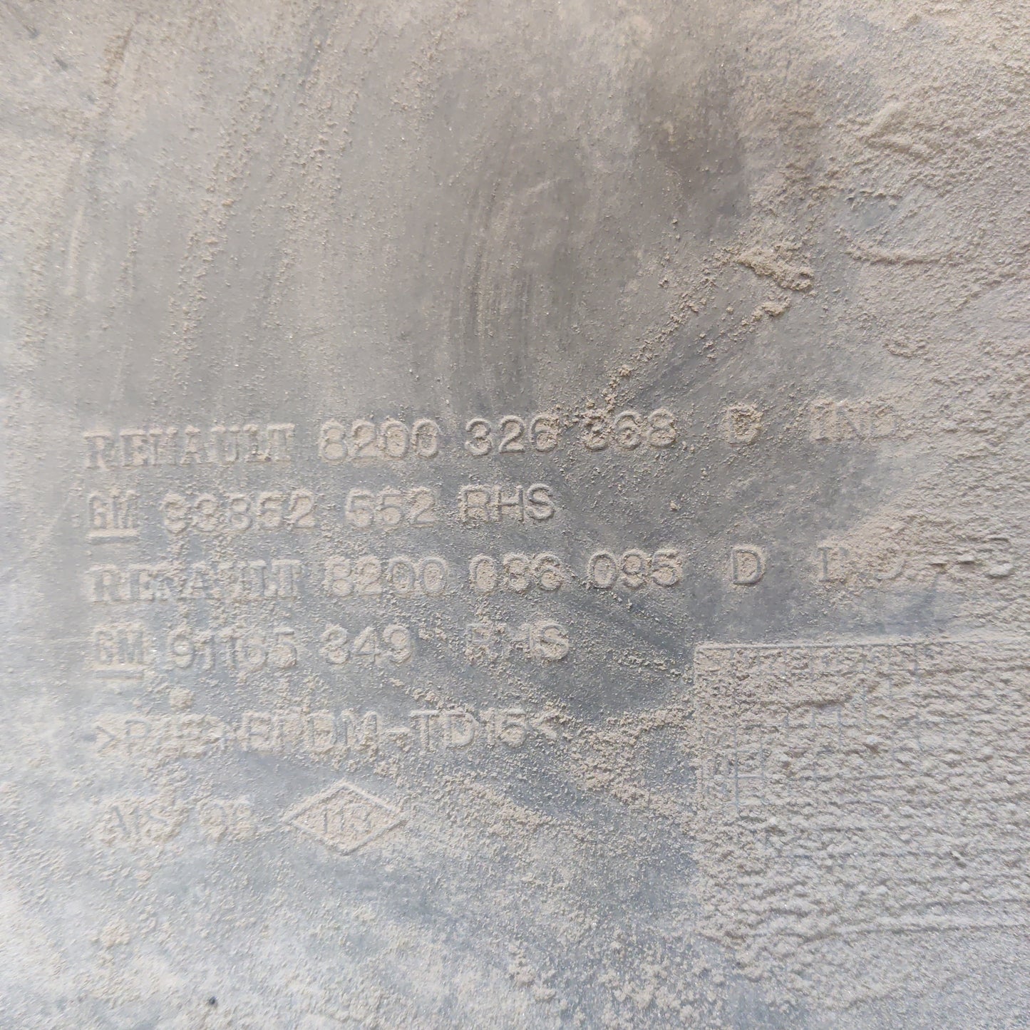 Taka oikea alempi lista, Opel Vivaro 1.9 CDTI 2004, 8200326368D, 93852552 RHS