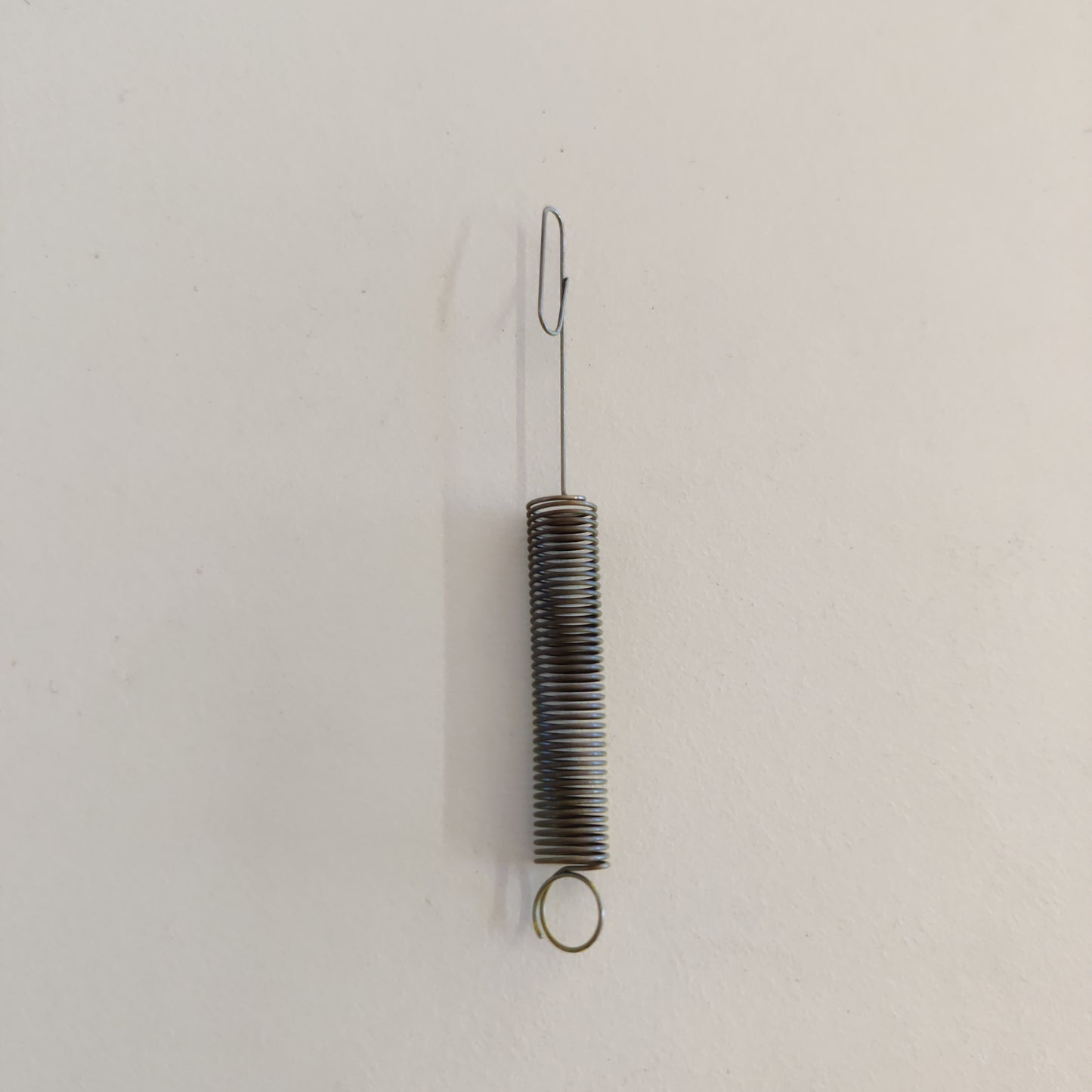 Regulaattorinjousi / Säätimen jousi alkuperäislaatuinen B&S Classic, Sprint ja Quattro 690251, 690254 POISTOTUOTE