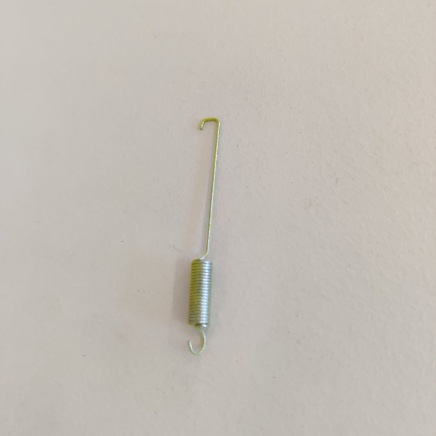 Regulaattorin jousi B&S alkuperäislaatuinen 690354 POISTOTUOTE