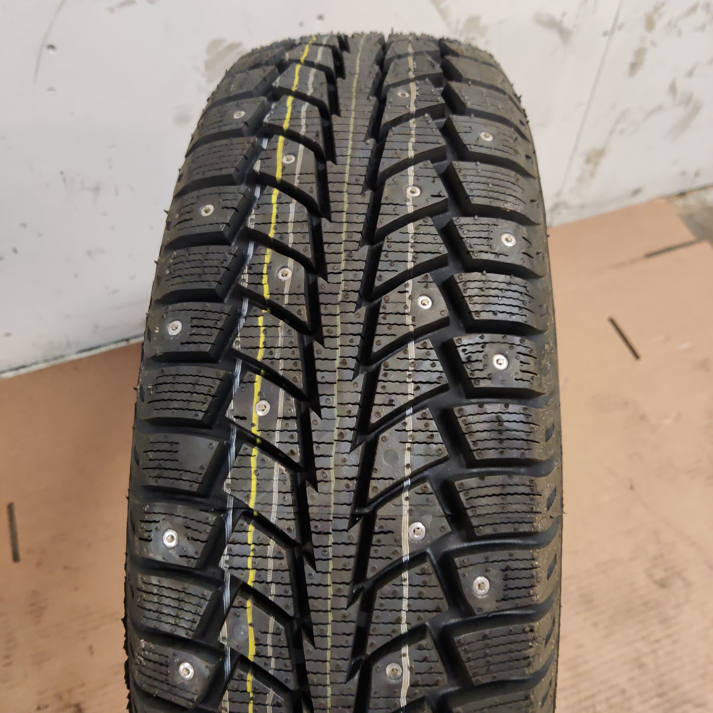 Lappi Jää-Ahma 185/65 R15 92T nastarengassarja