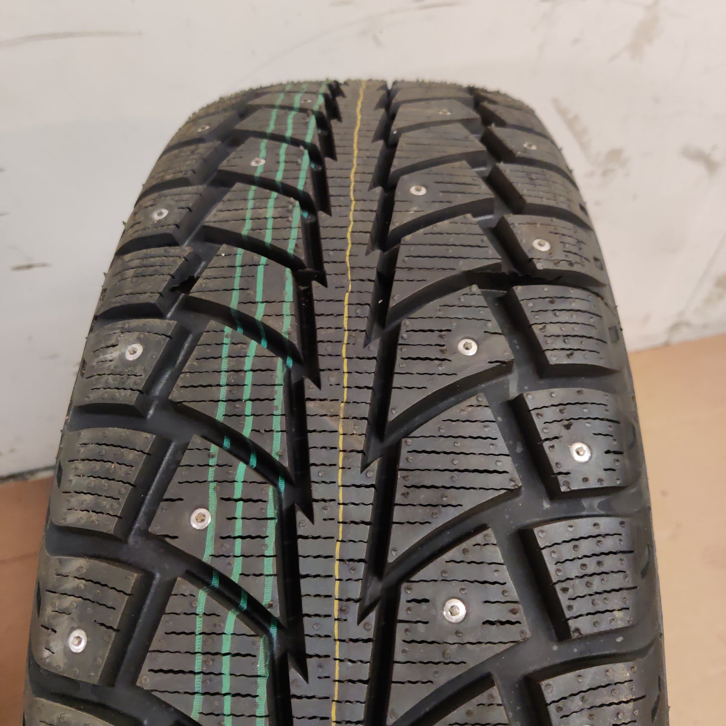 Lappi Jää-Ahma 215/65 R16 102T nastarengassarja