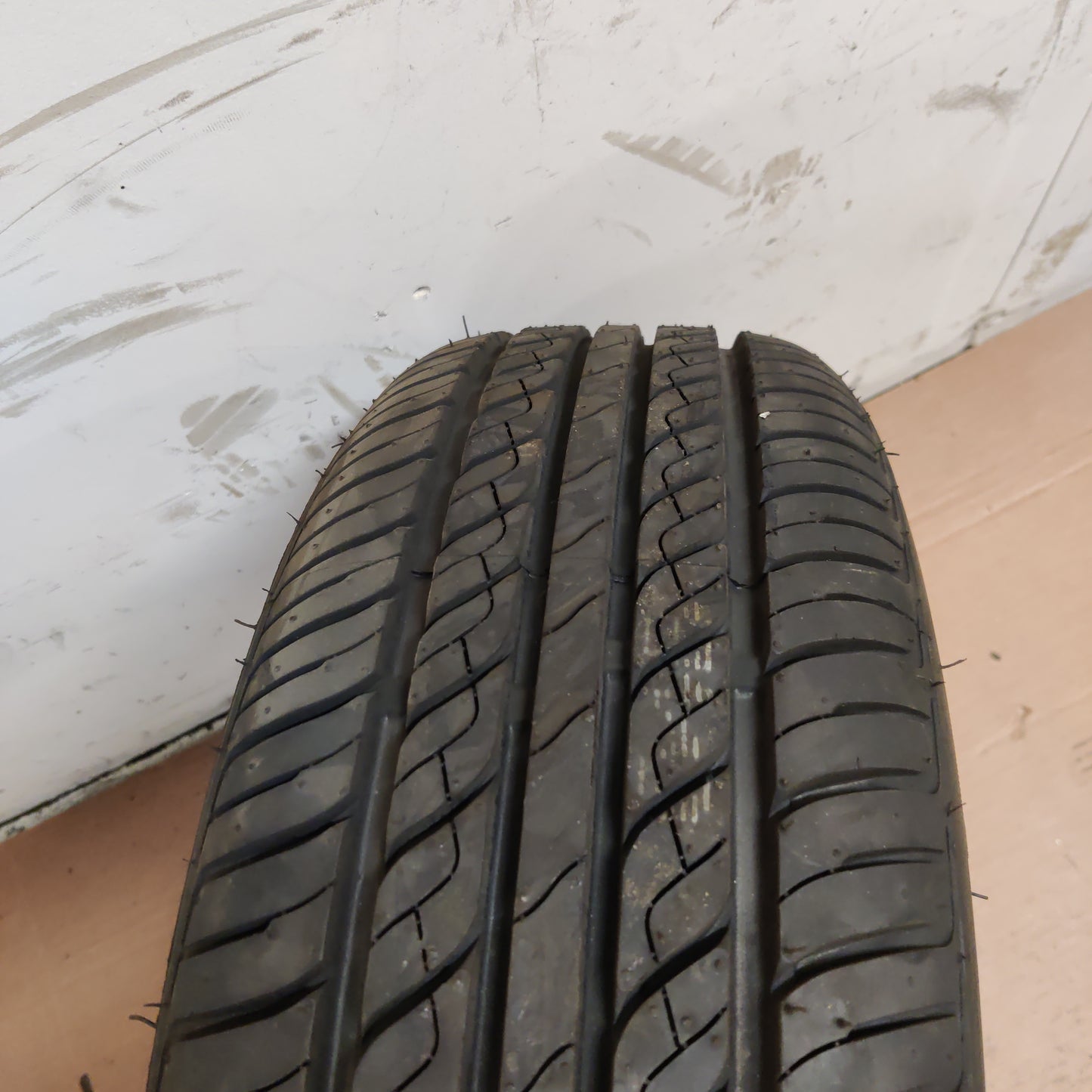 Rovelo RHP-778 185/65 R14 86T Kesärenkaat 2 kpl