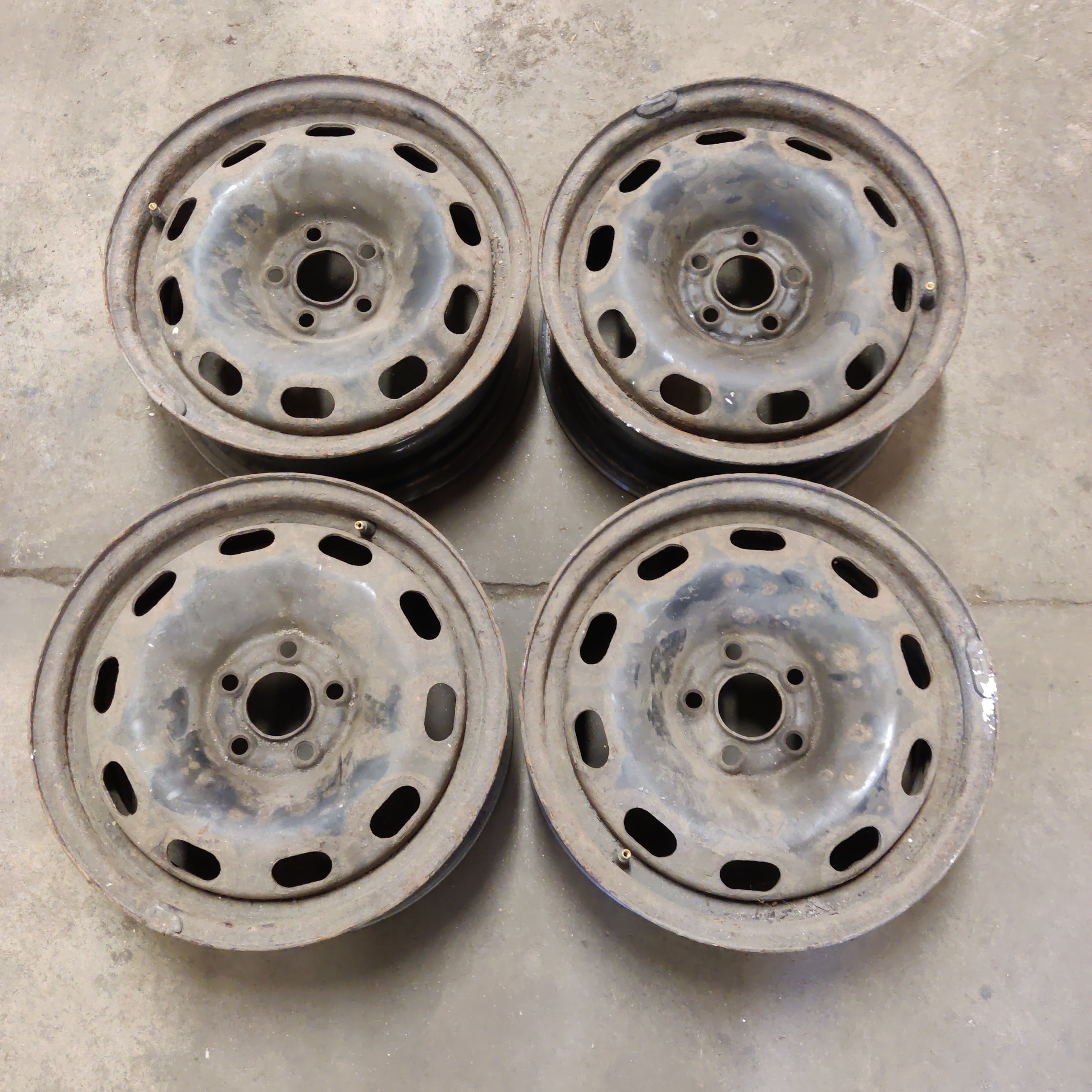 Peltivannesarja 15" Volkswagen Golf IV variant 1,6 2006, 1J06010270
