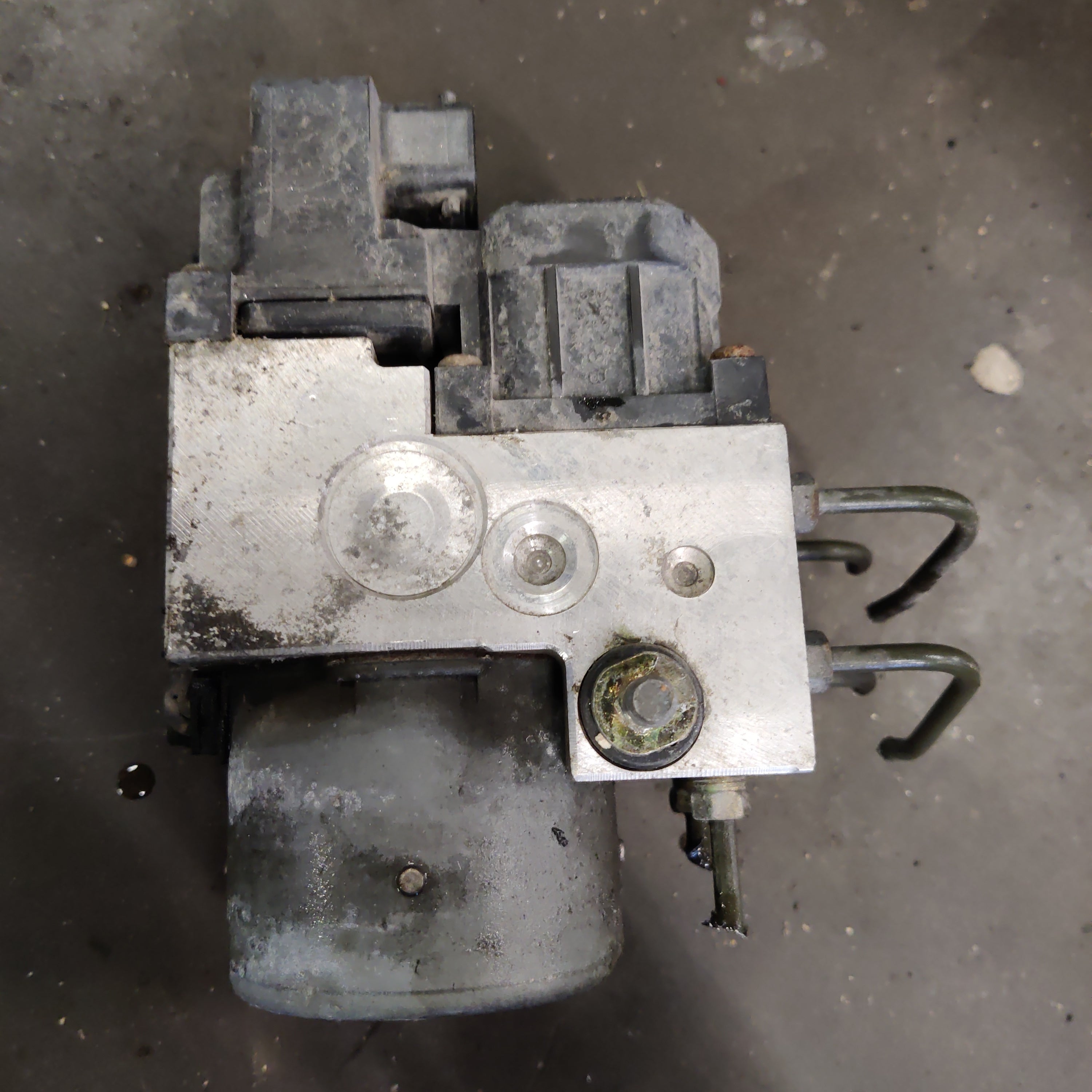 ABS Hydraulikoneisto / pumppu Subaru Outback 2.5 AWD (BH9) 2001
