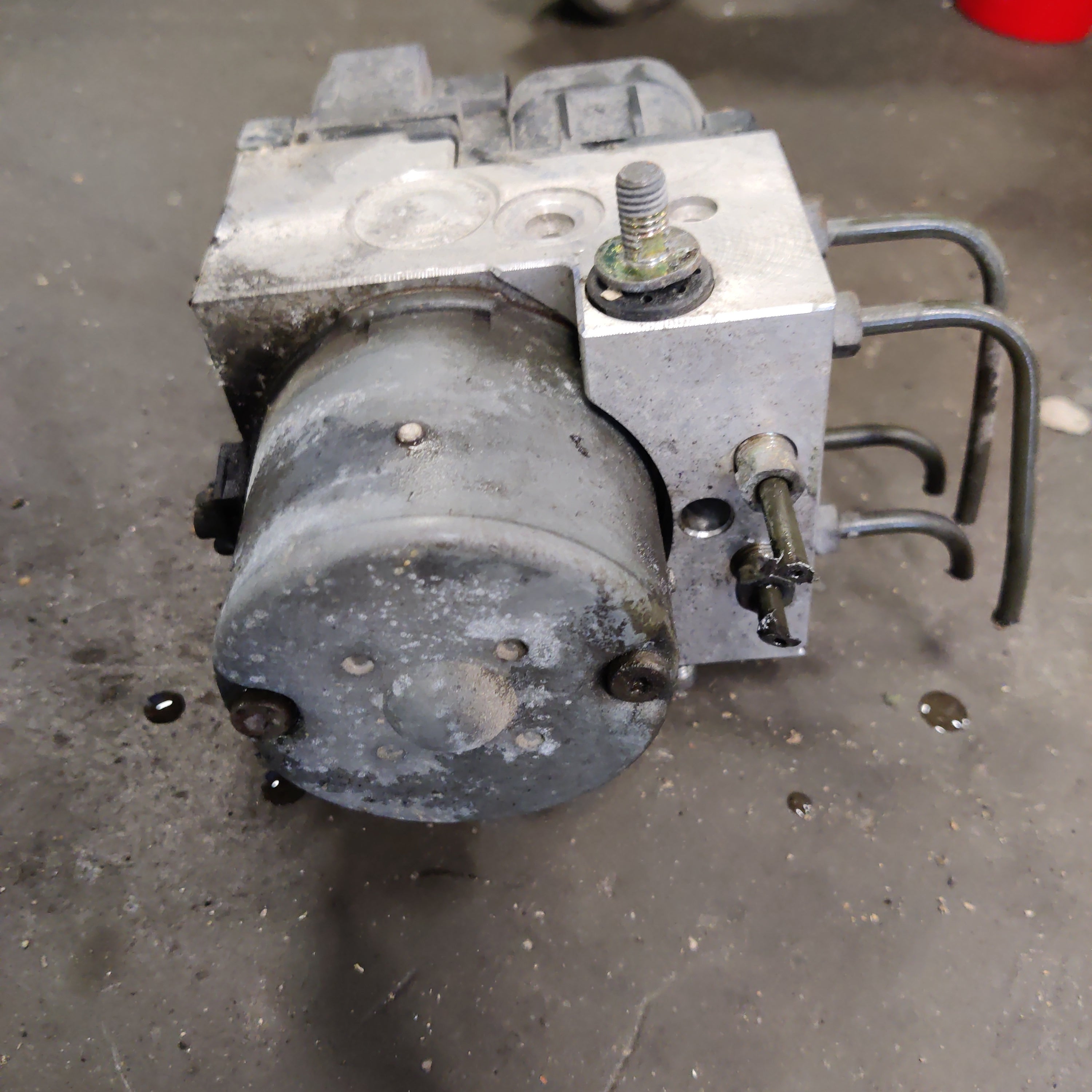 ABS Hydraulikoneisto / pumppu Subaru Outback 2.5 AWD (BH9) 2001