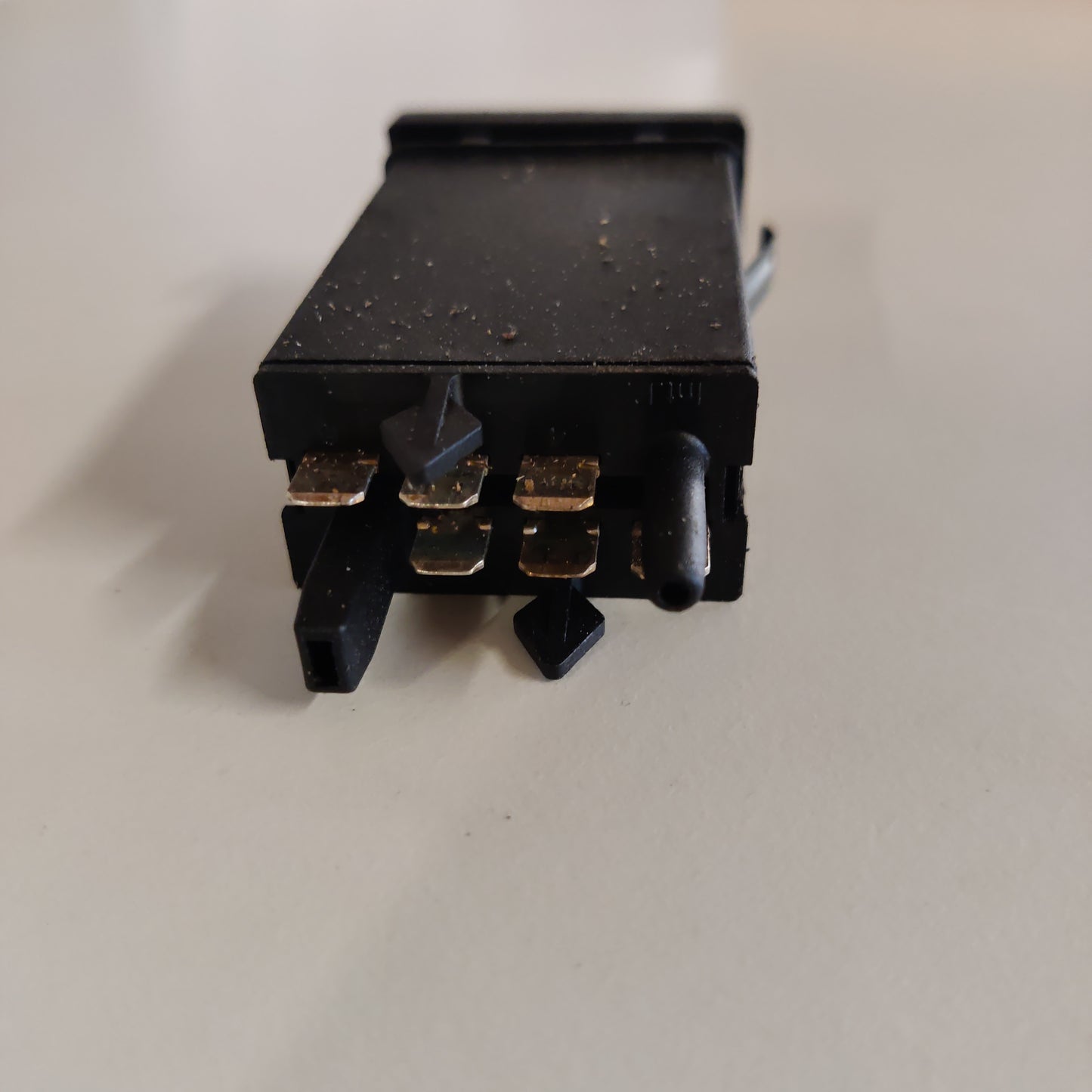 Lasinlämmittimen katkaisin VW Passat 1.9 2005 3B0959621D