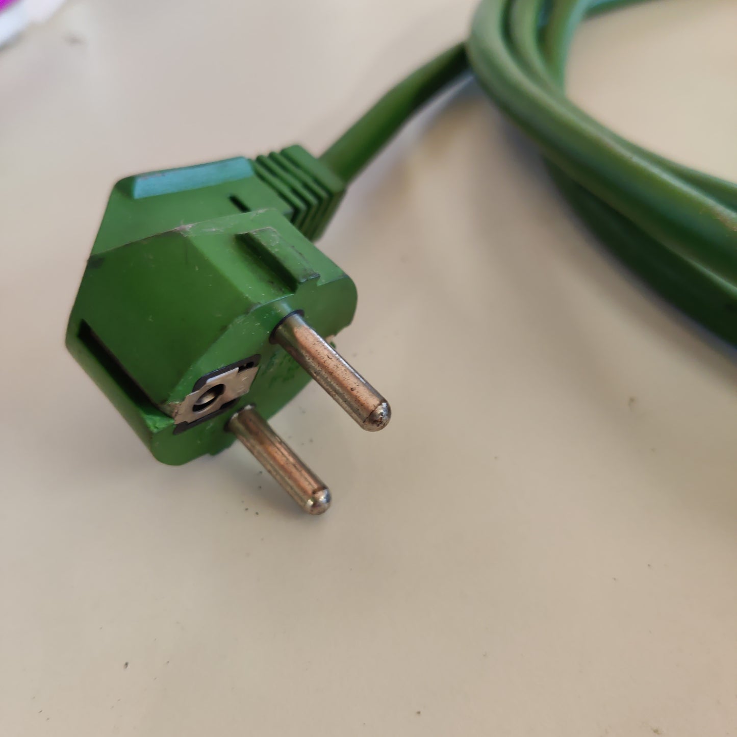 Defa Lohkolämmittimen autoseinäjohto 2,5m B460820 KÄYTETTY