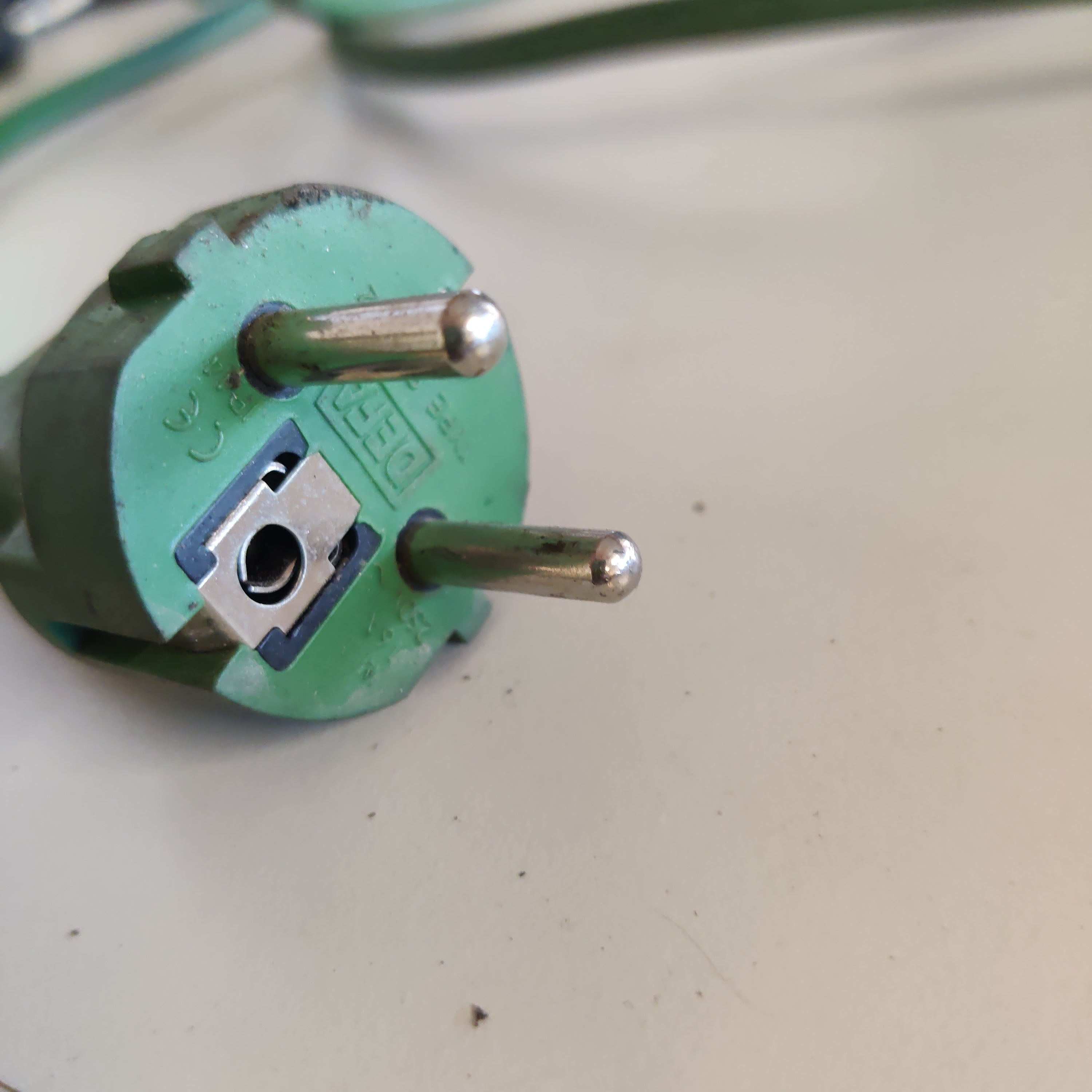 Defa EcoPlug Lohkolämmittimen autoseinäjohto 2,5 m 460920 KÄYTETTY