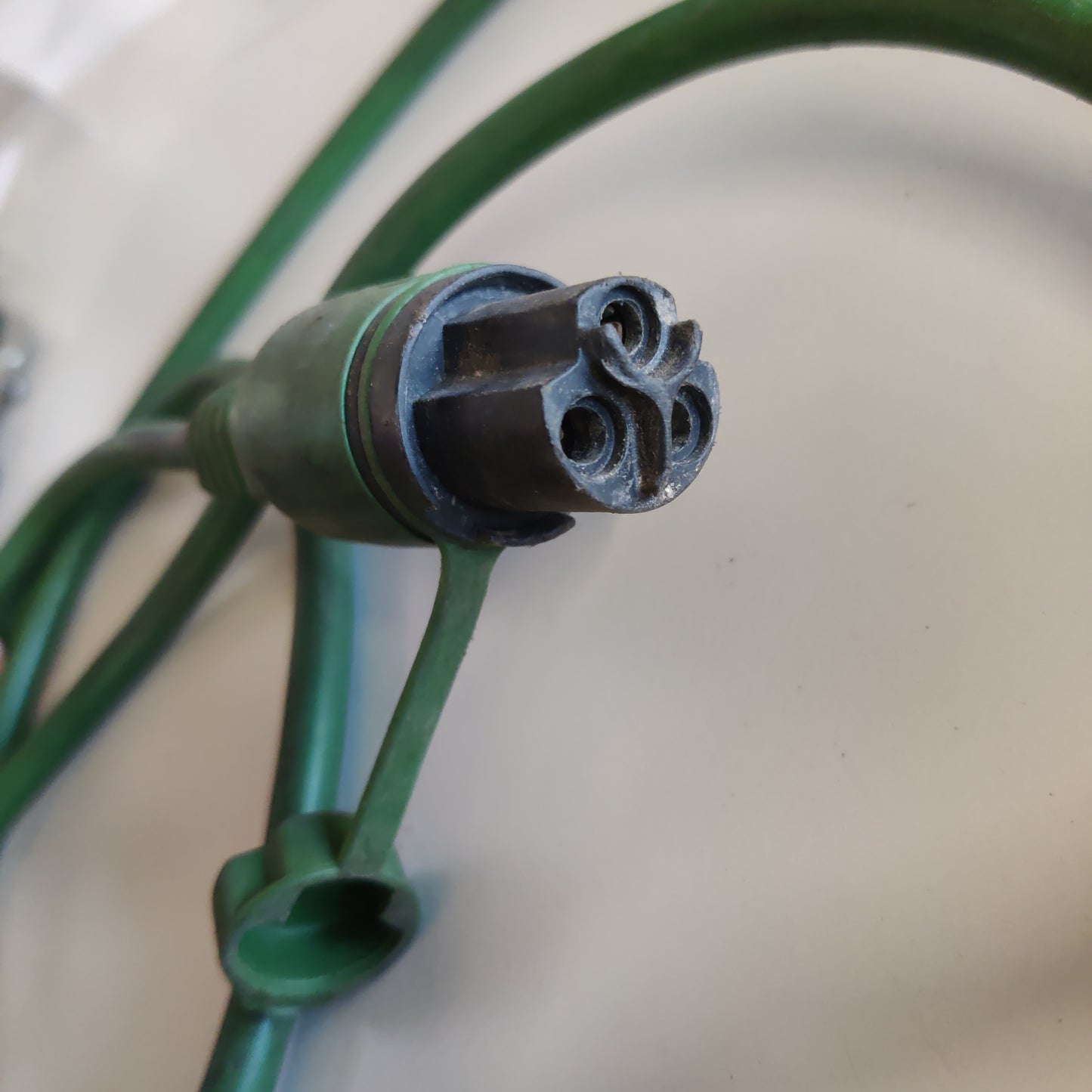 Defa EcoPlug Lohkolämmittimen autoseinäjohto 2,5 m 460920 KÄYTETTY