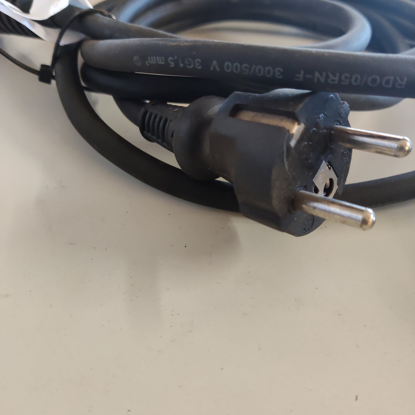 Calix lohkolämmittimen autoseinäjohto 2,5 m KÄYTETTY