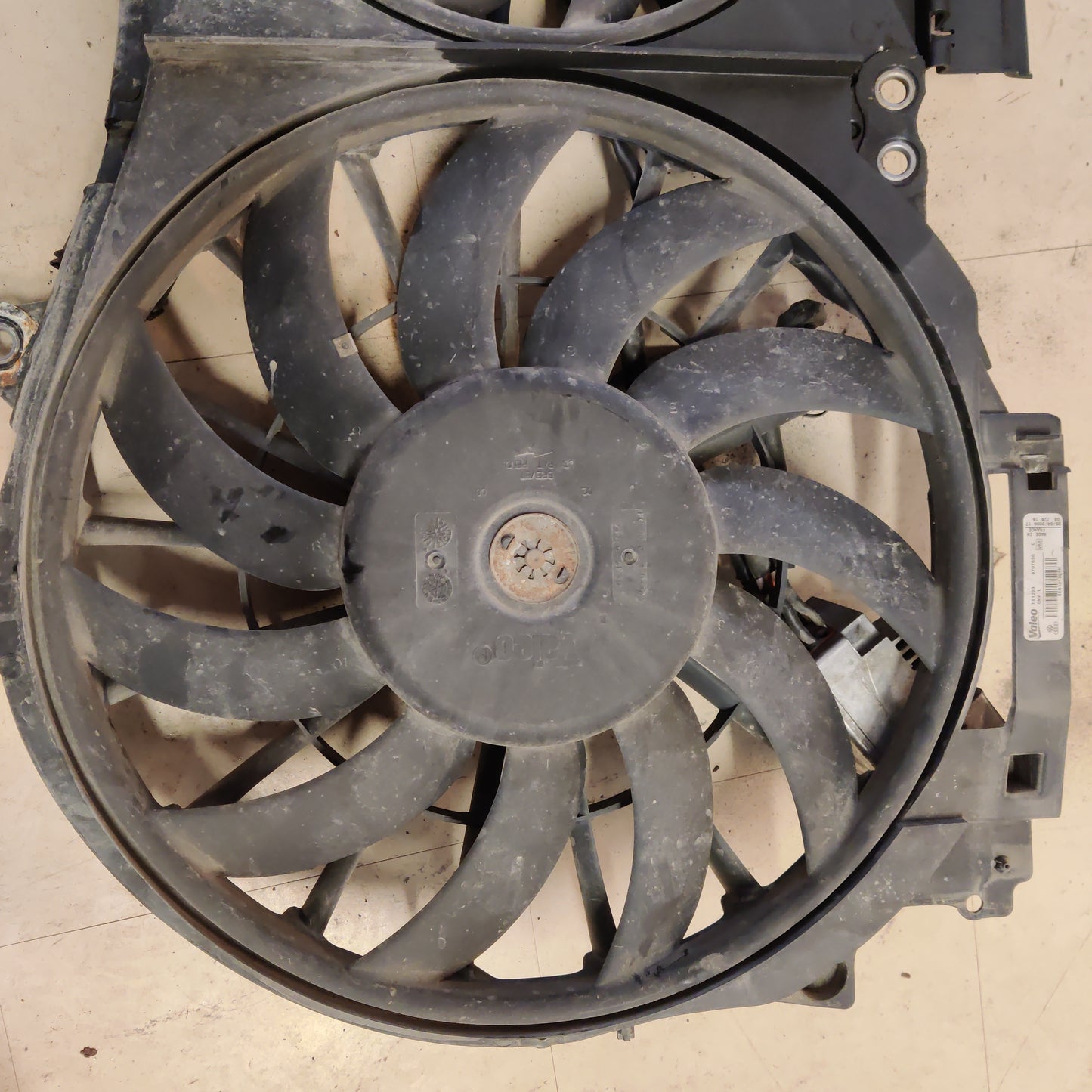 Jäähdyttimen tuuletin sähkö, Valeo Audi A4 B7 Avant 2.0 2007, 8E0121205M, 8E0959501R01