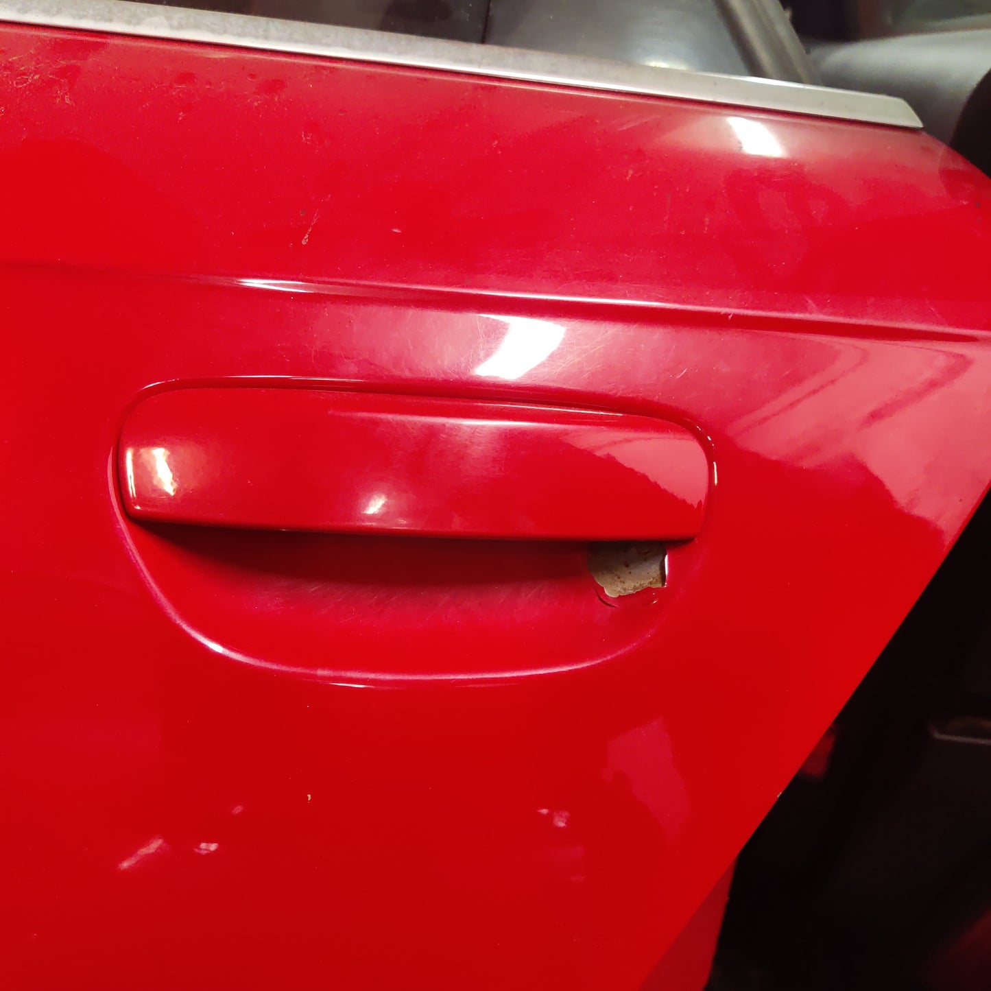 Takaovi vasen Audi A4 B7 Avant 2.0 2007