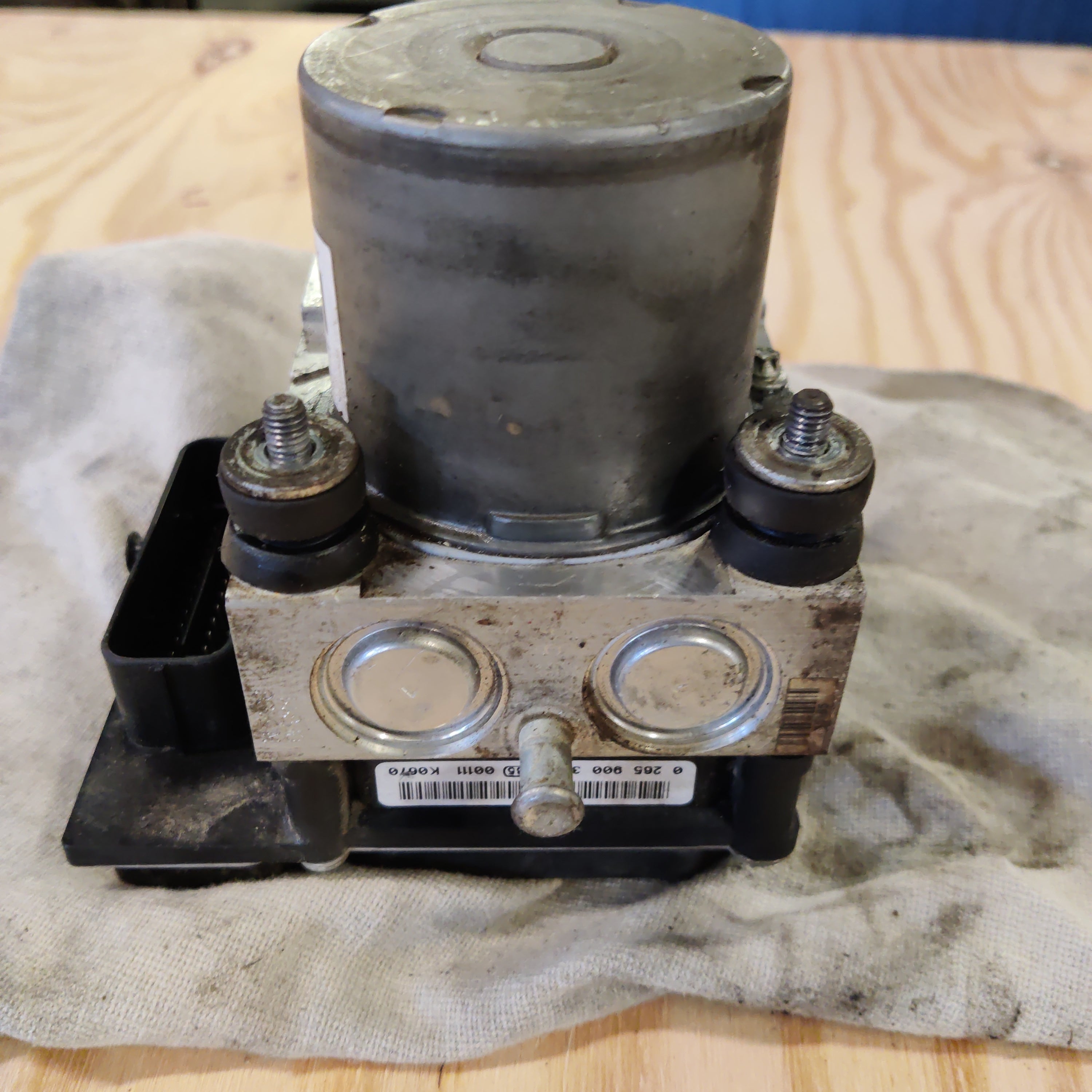 ABS Hydraulipumppu Citroen Jumper II Bussi 2.2 HDi 100 2010, 51804597