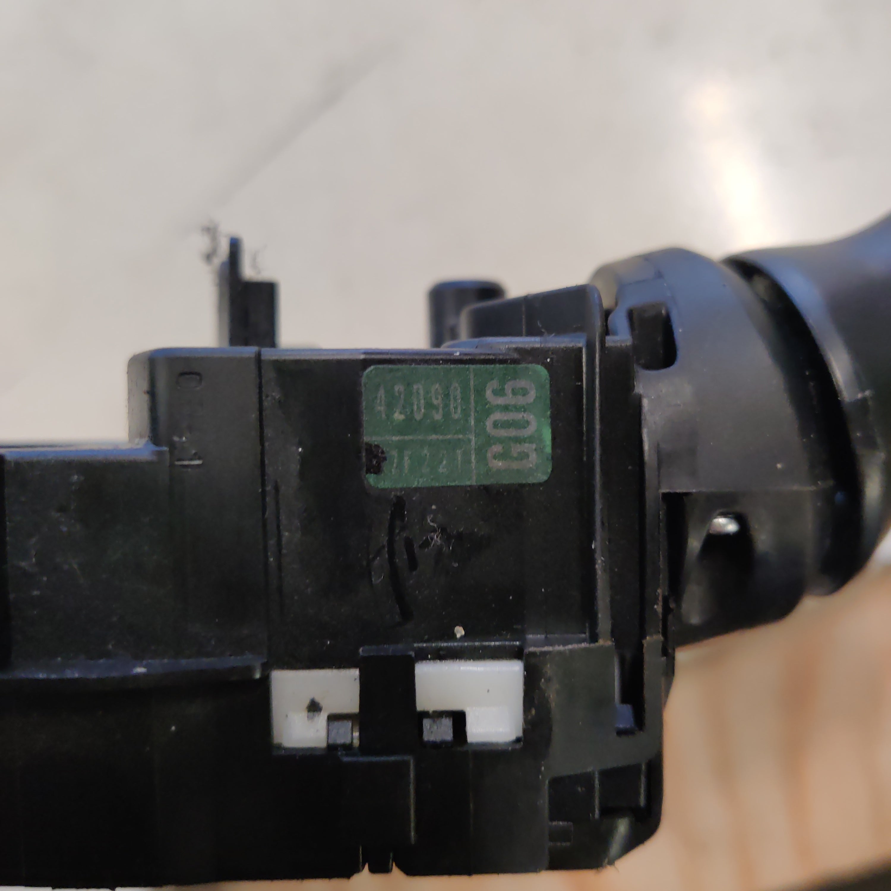 Monitoimivipu Keskus Toyota RAV 4 III 2.0 4WD 2006, 42090