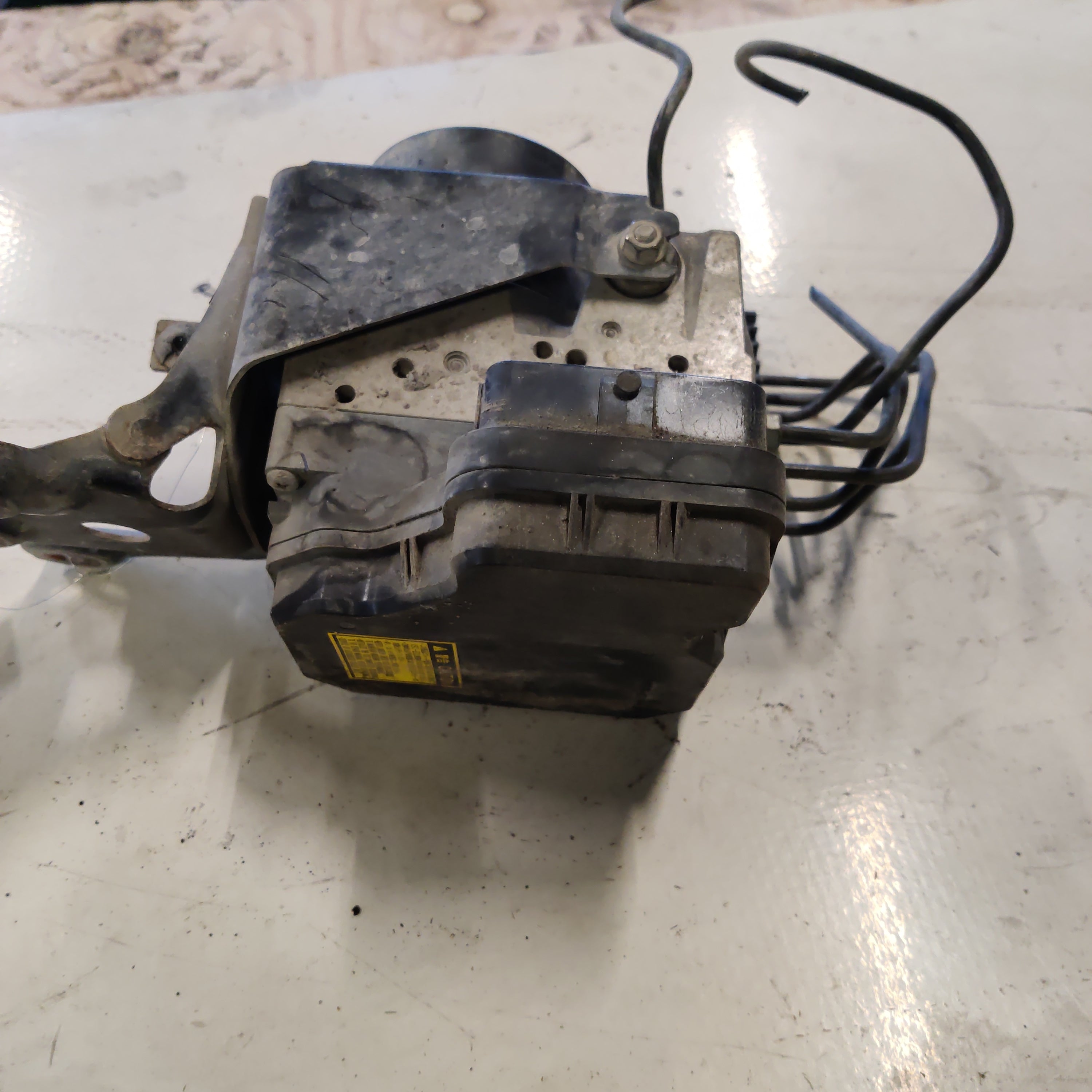 ABS pumppu Toyota RAV 4 III 2.0 4WD 2006