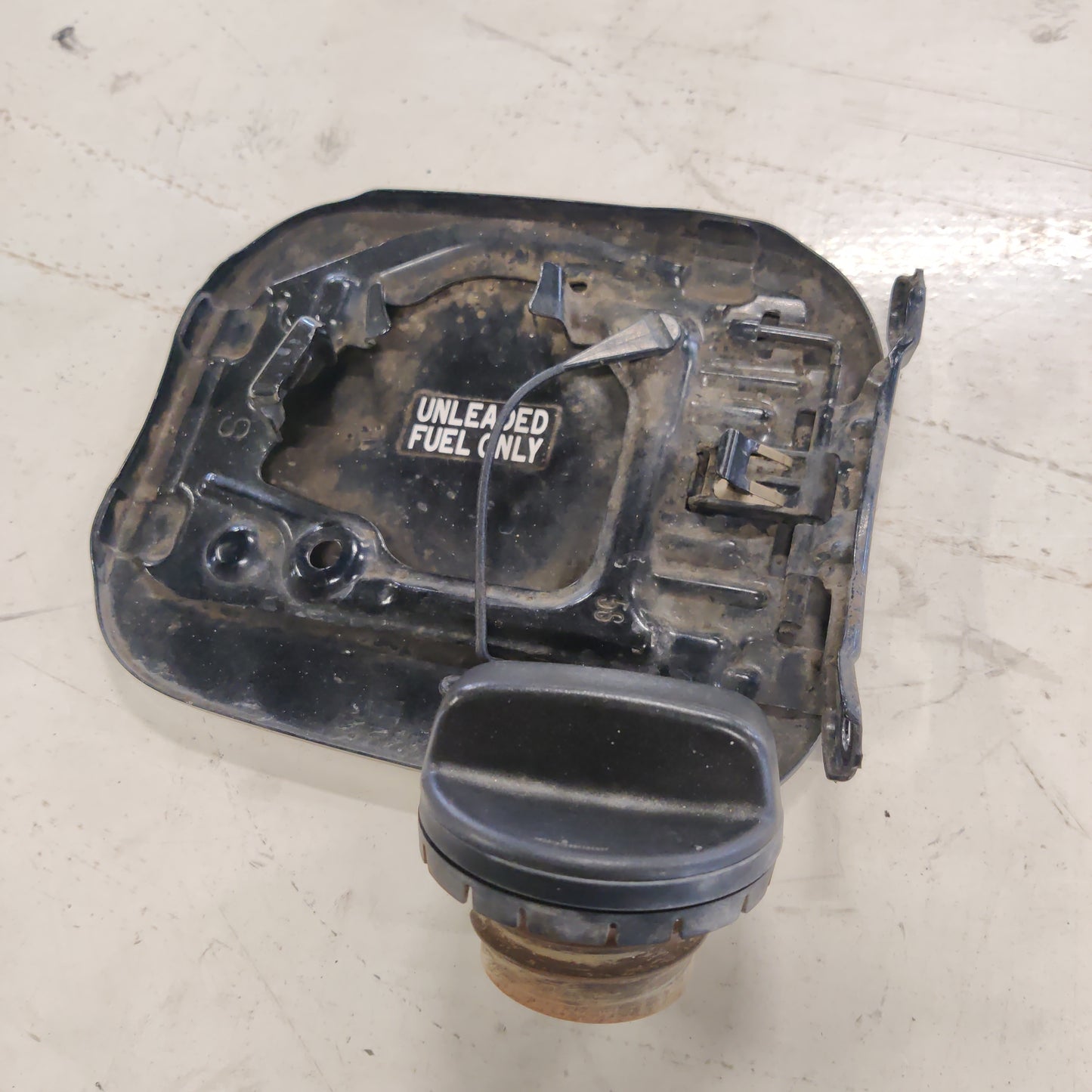 Polttoainesäiliön kansi Toyota RAV 4 III 2.0 4WD 2006