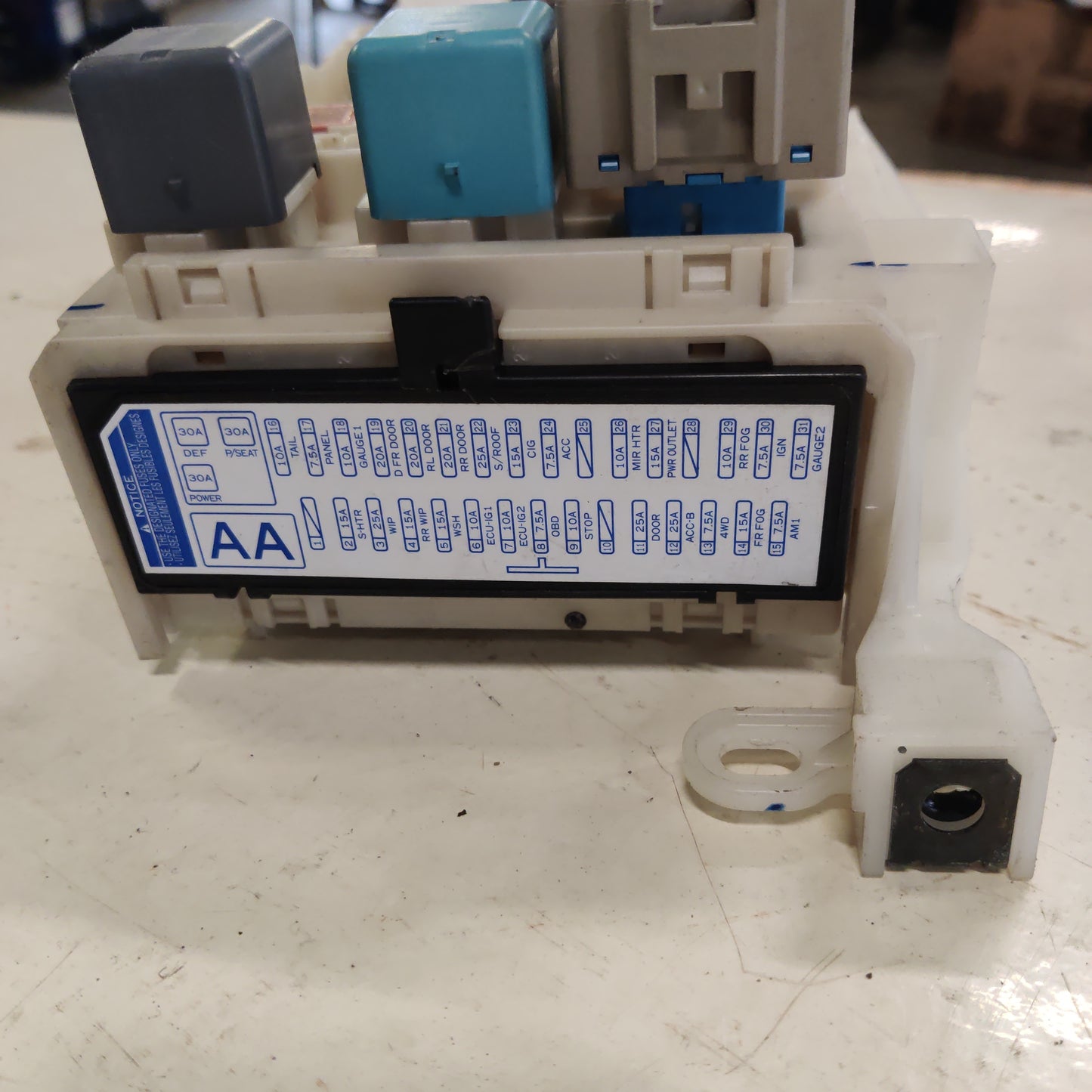 Sulakerasia Toyota RAV 4 III 2.0 4WD 2006, 82730-42010