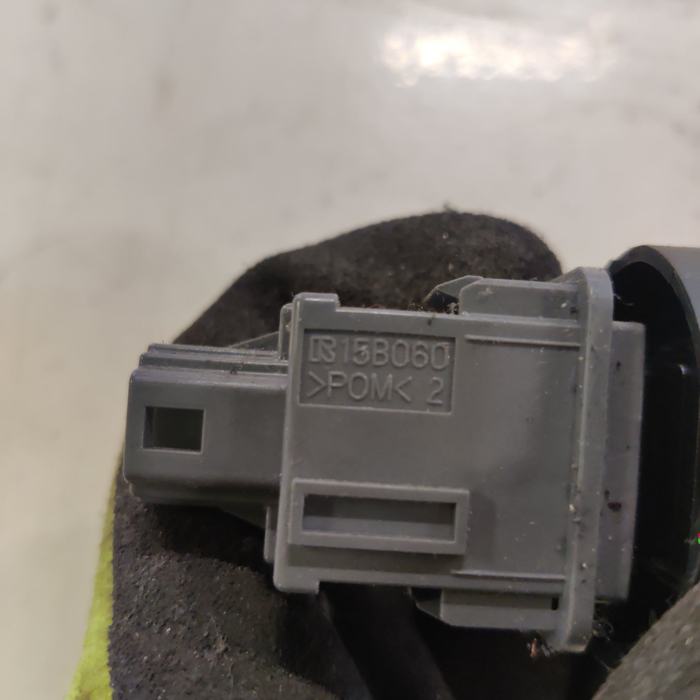 Hätävilkun katkaisin, Toyota RAV 4 III 2.0 4WD 2006, 15B060