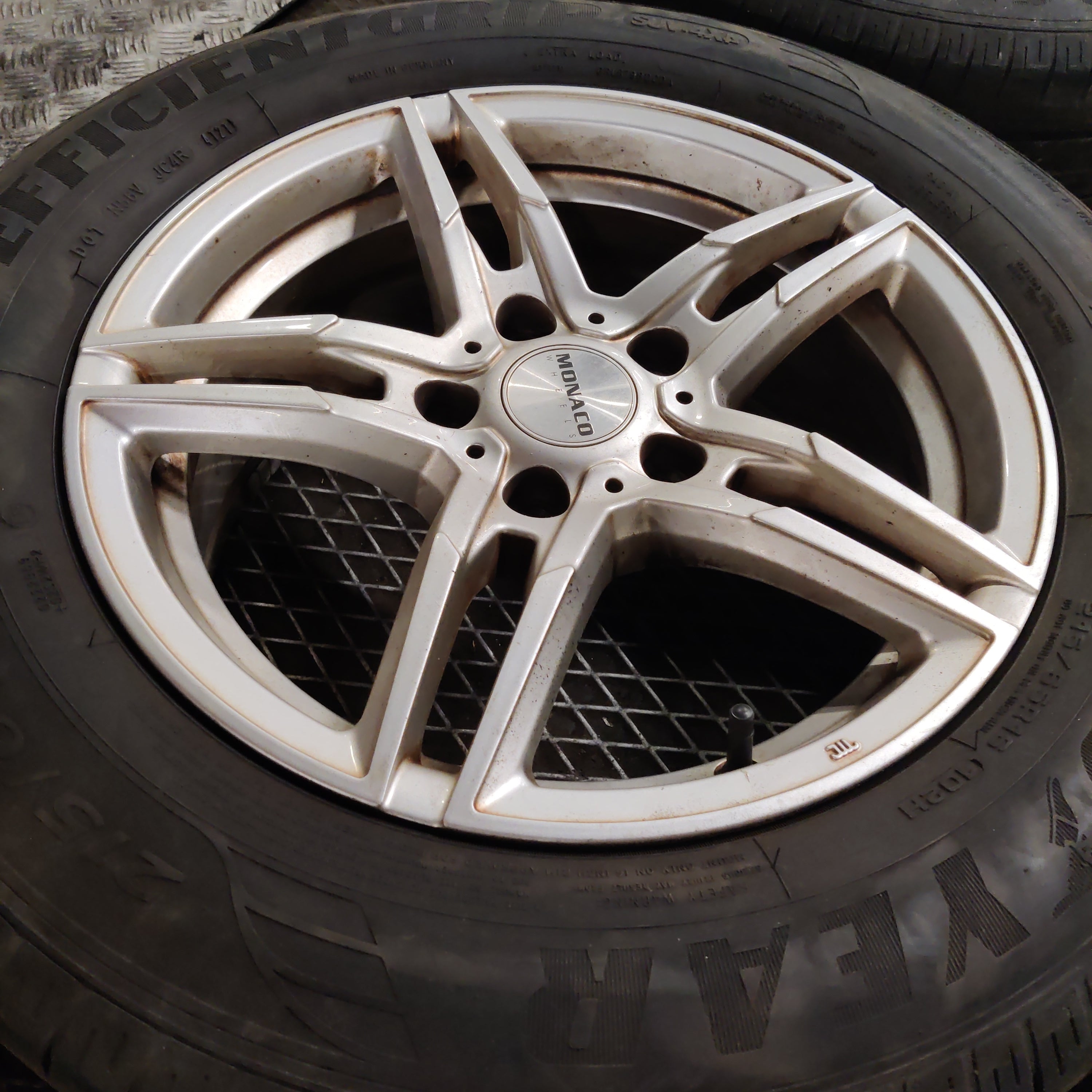 Alumiinivannesarja Toyota RAV 4 16" KÄYTETYT