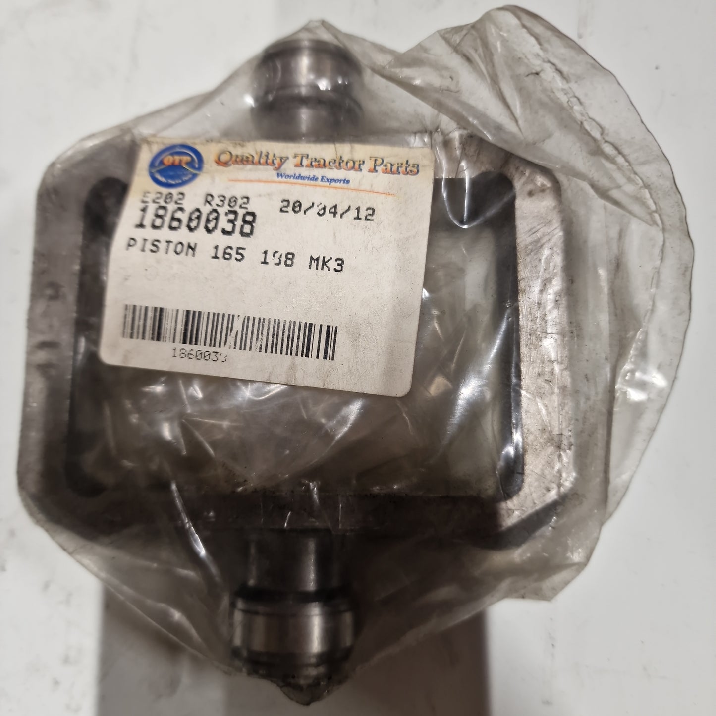 Mäntä 2 kpl, Massey Ferguson 100-sarja 1860038