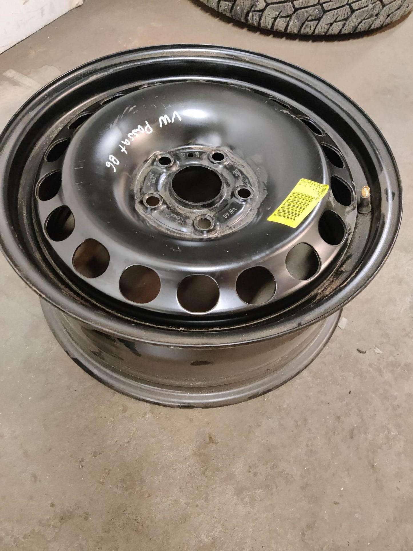 Peltivanne 1 kpl VW Passat 5x100 16", KBA 163904