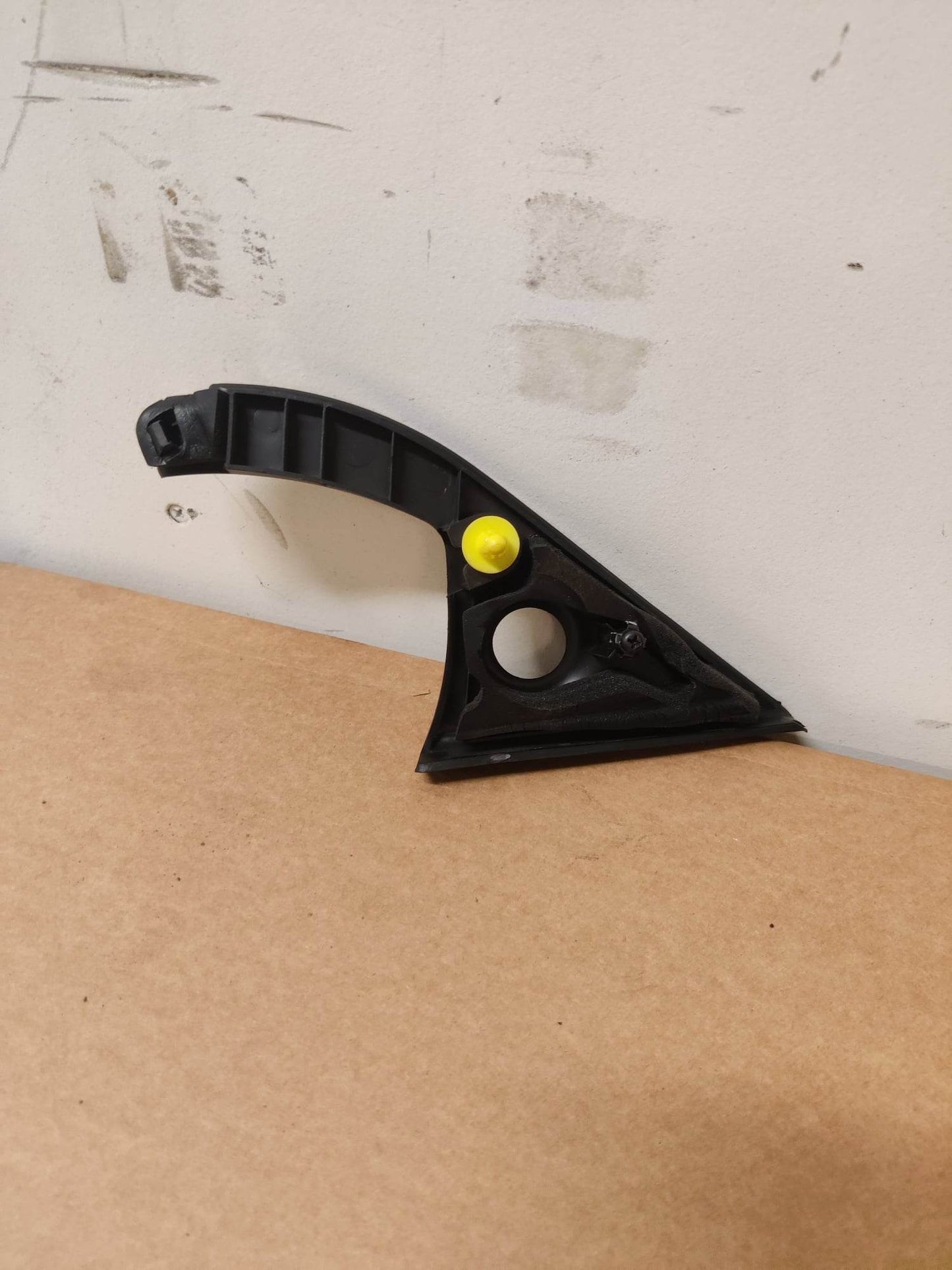 Etupilari, peruutuspeilin säädölle, oikea Kia Cerato I Viistoperä 1.6 2005