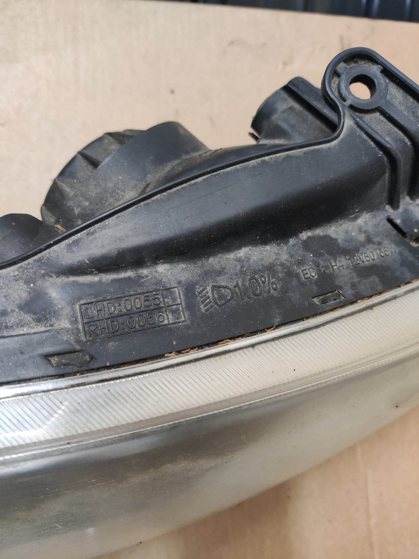 Etuvalo, oikea Kia Cerato I Viistoperä 1.6 2005