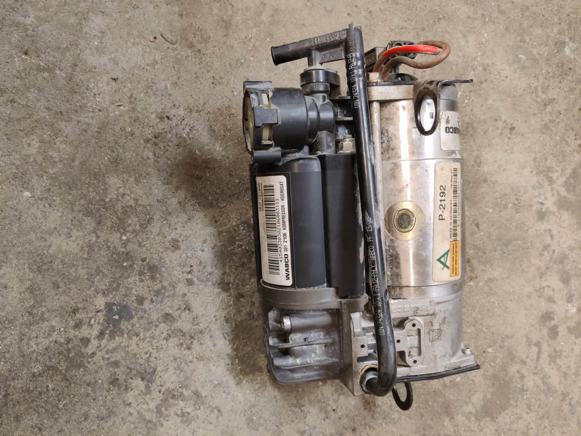 Ilmajousituksen kompressori Mercedes-Benz 4420512661