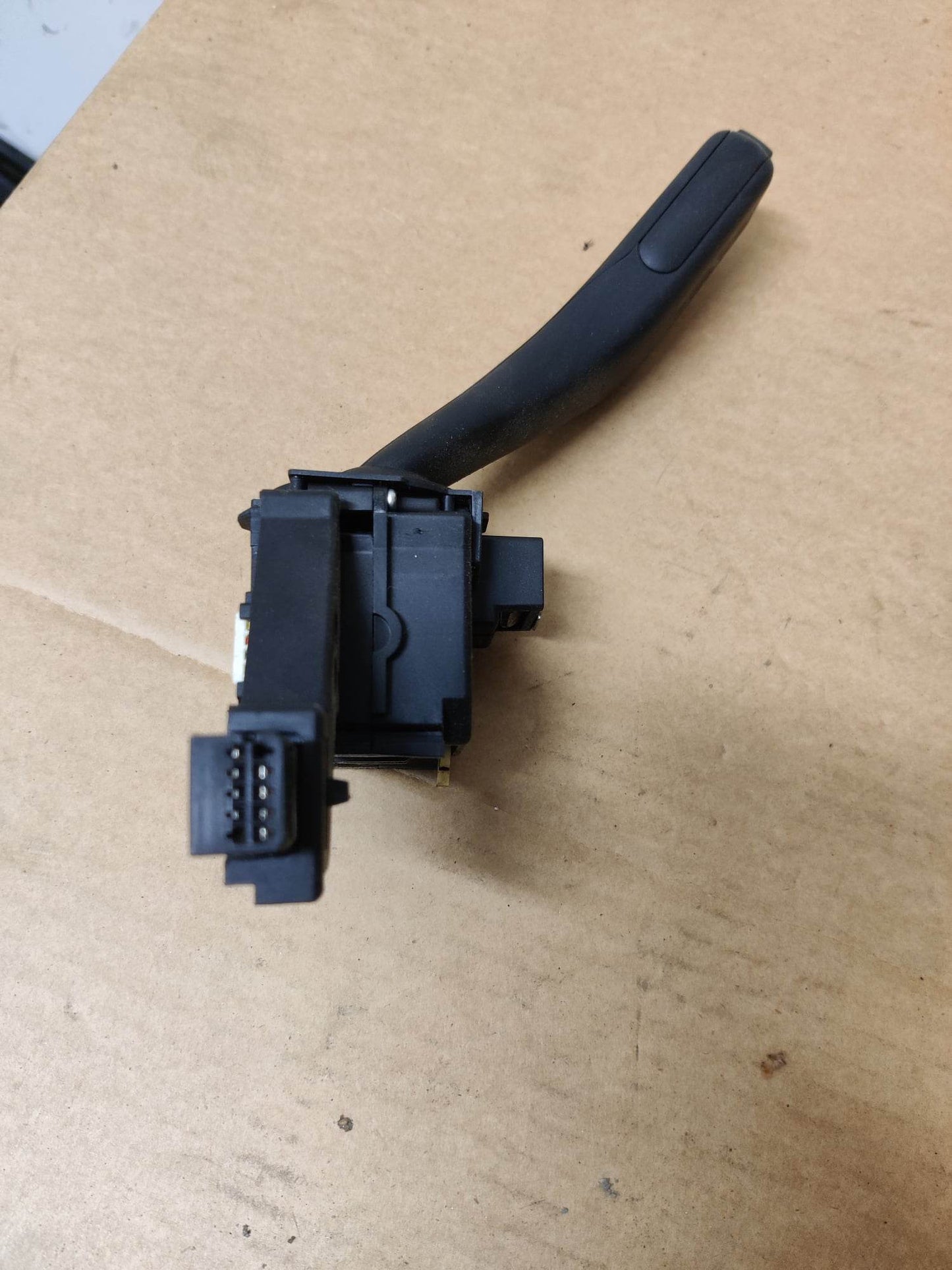 Monitoimikatkaisin Skoda Octavia I 1.6 bensiini 2004, 1K0953513A