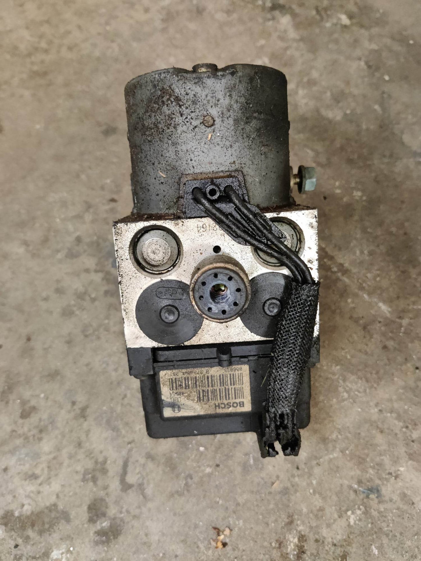 Bosch ABS-pumppu Audi A4 B5 1.6 bensiini 1997, 0265216411, 8E0614111