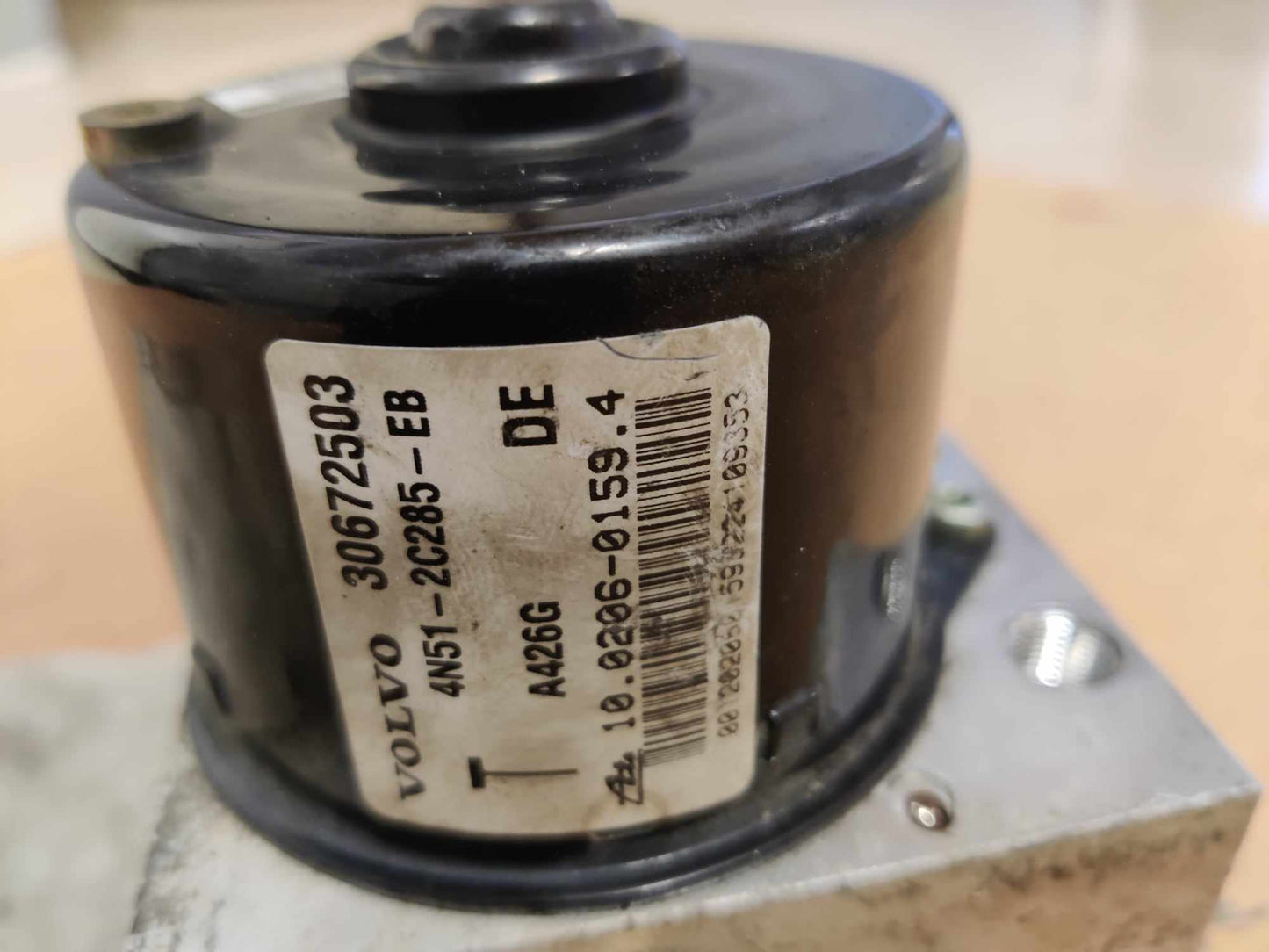 ABS hydraulikoneisto Volvo V50 1.8 bensa 2004 30672504A