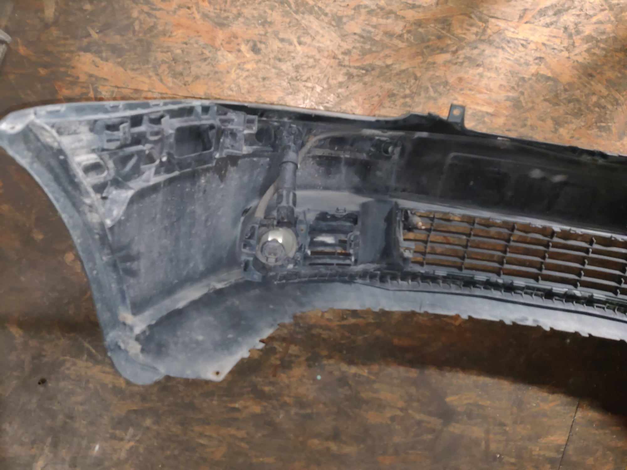 Etupuskuri VW Golf, e-golf V 2004-2009, 1K0807717C