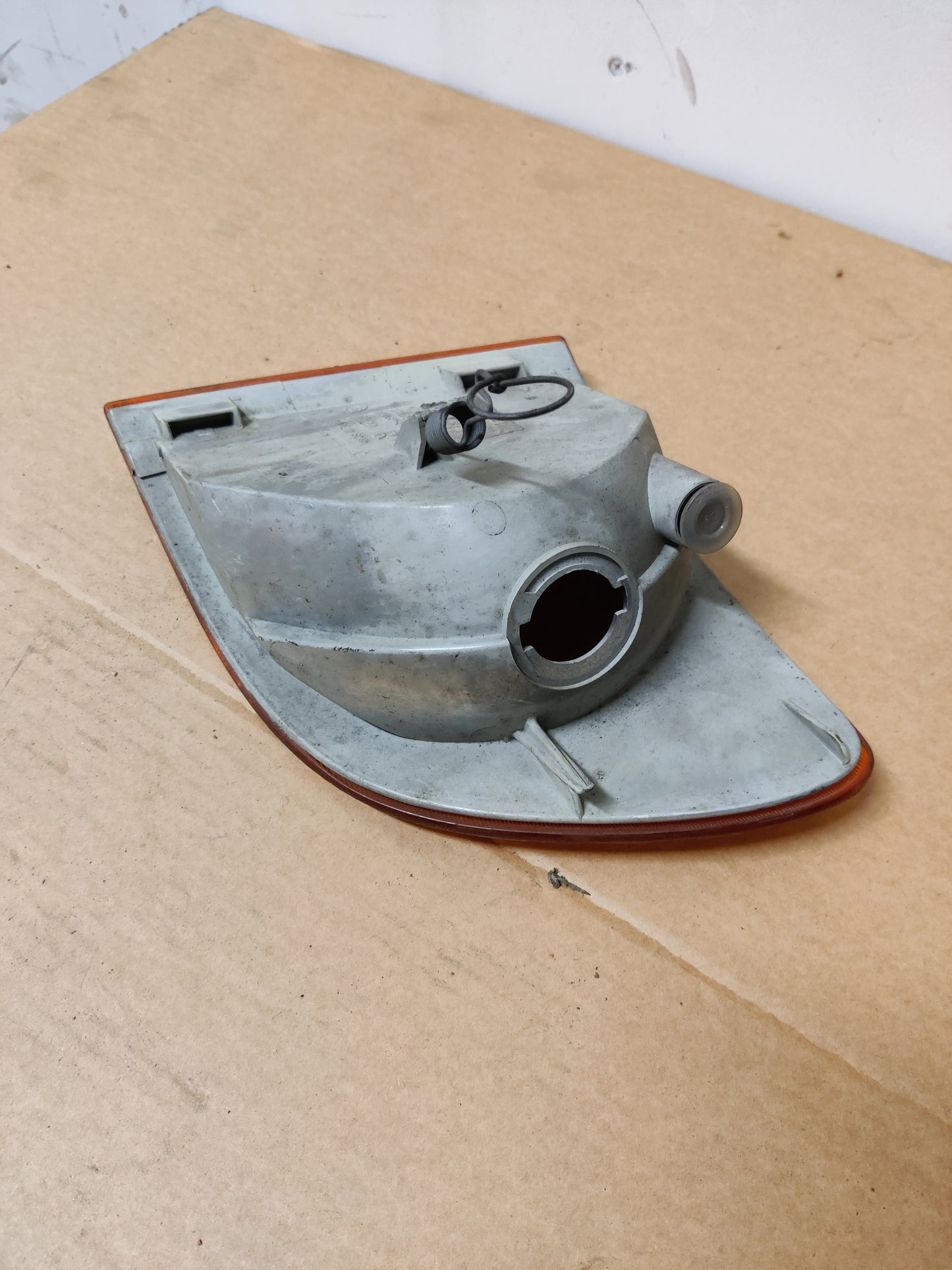 Vilkkuvalo, etu oikea Mercedes Benz Vito Umpikori 110 D 2.3 (638.074, 638.078)