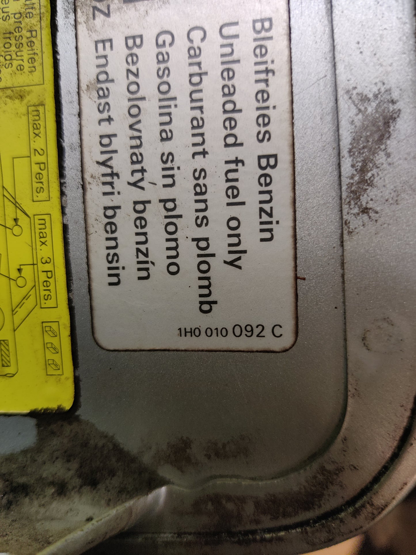 Polttoainesäiliön kansi Audi A4 B5 1.6 Sedan 1997, 1H0010092C