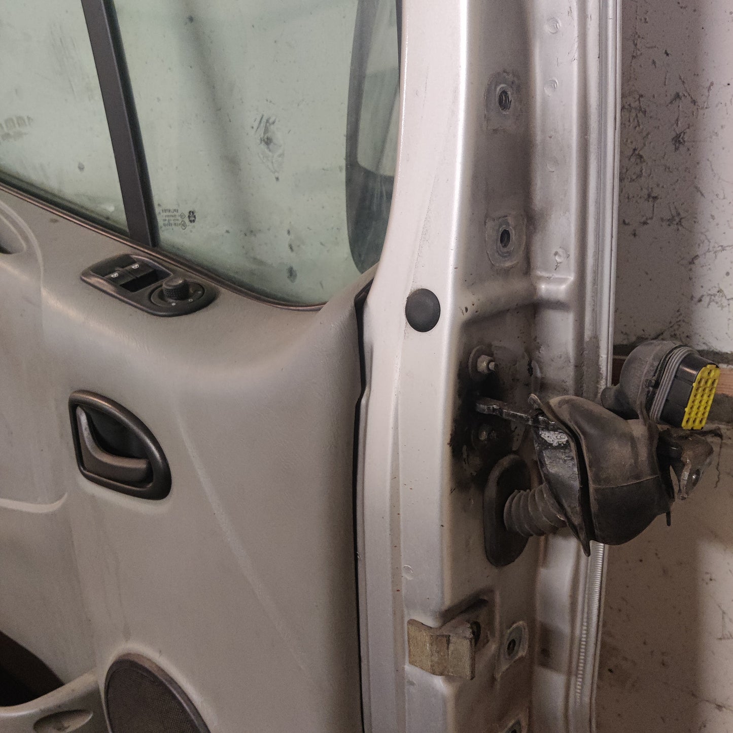 Etuovi vasen, Opel Vivaro 1.9 CDTI 2004