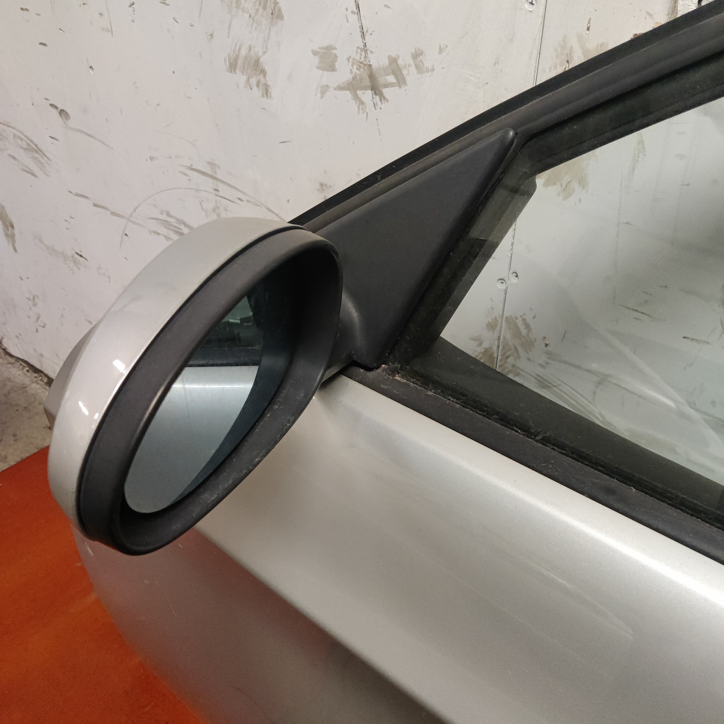 Etuovi, vasen BMW 3 Touring 320 D E91 2006