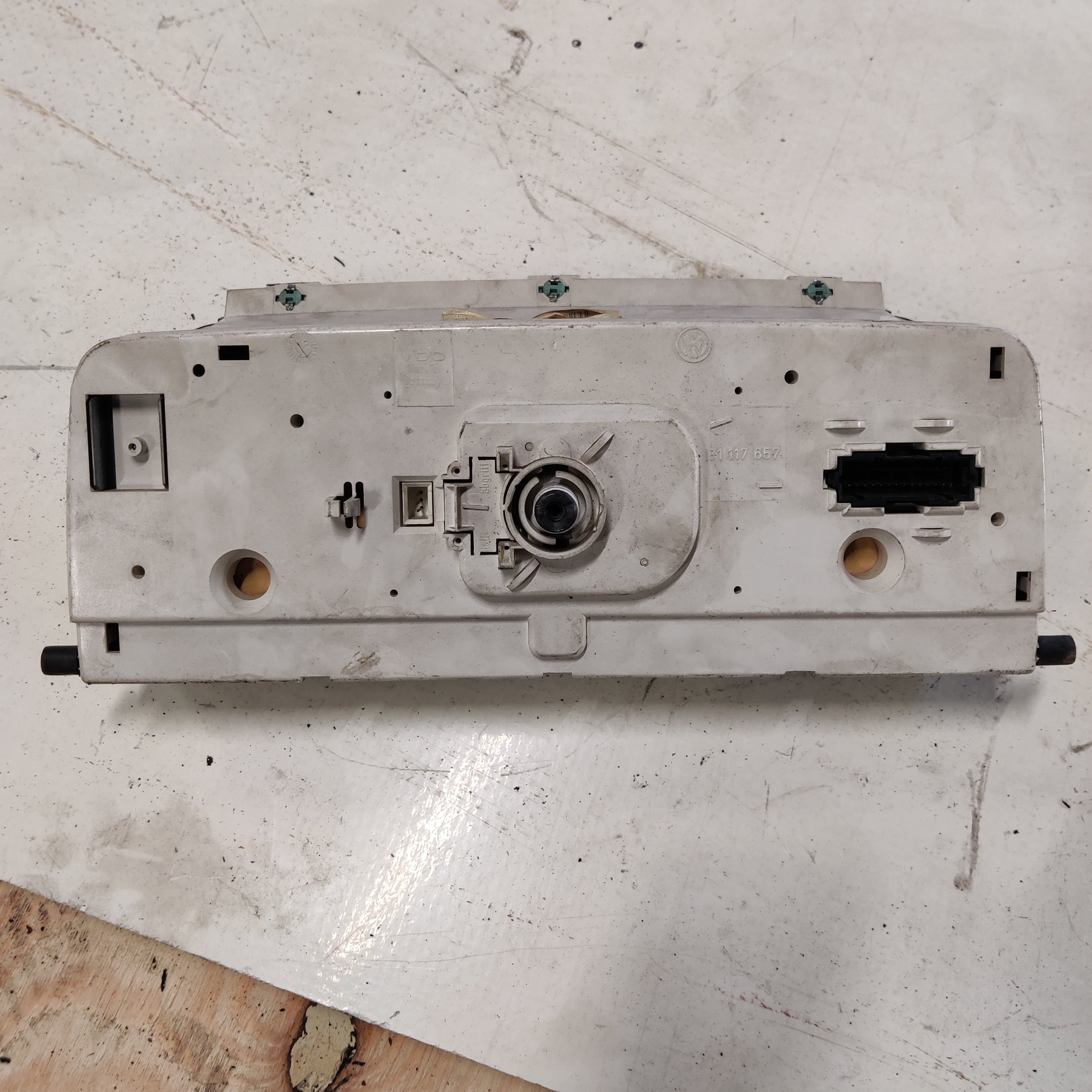 Mittaristo VW Passat B3/B4 (3A2, 35I) 1988-1997, 81117657