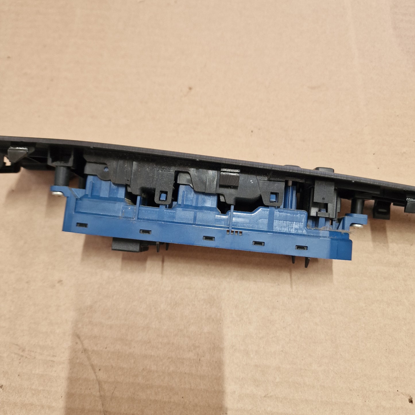 Ohjauskytkin / lasinnostin etu vasen Toyota Avensis StW (T27) 1.8 farmari bensiini 2009, 84040-05020